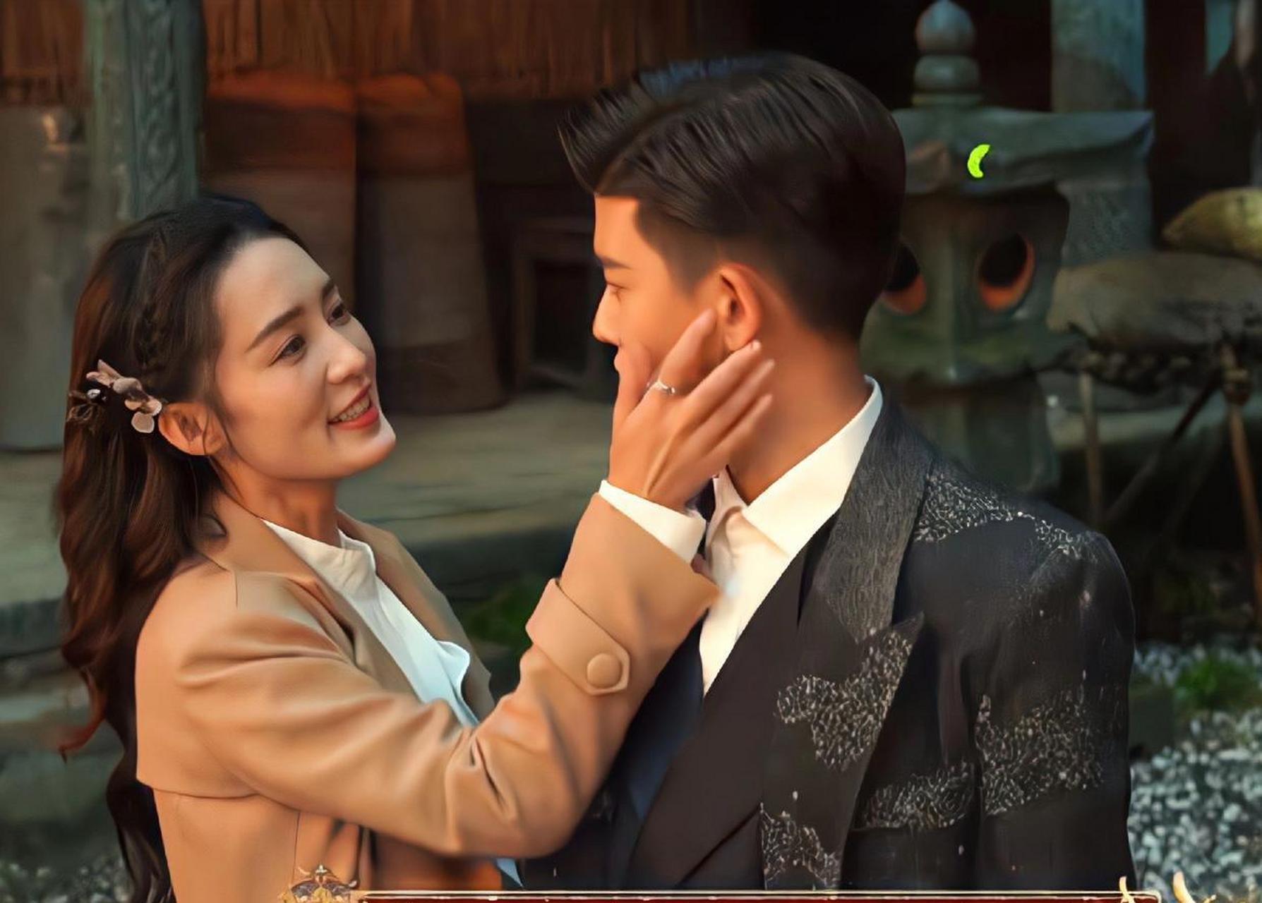 任嘉伦李沁请君接档苍兰诀,开心到原地跳起,快乐不断档,真的好懂我