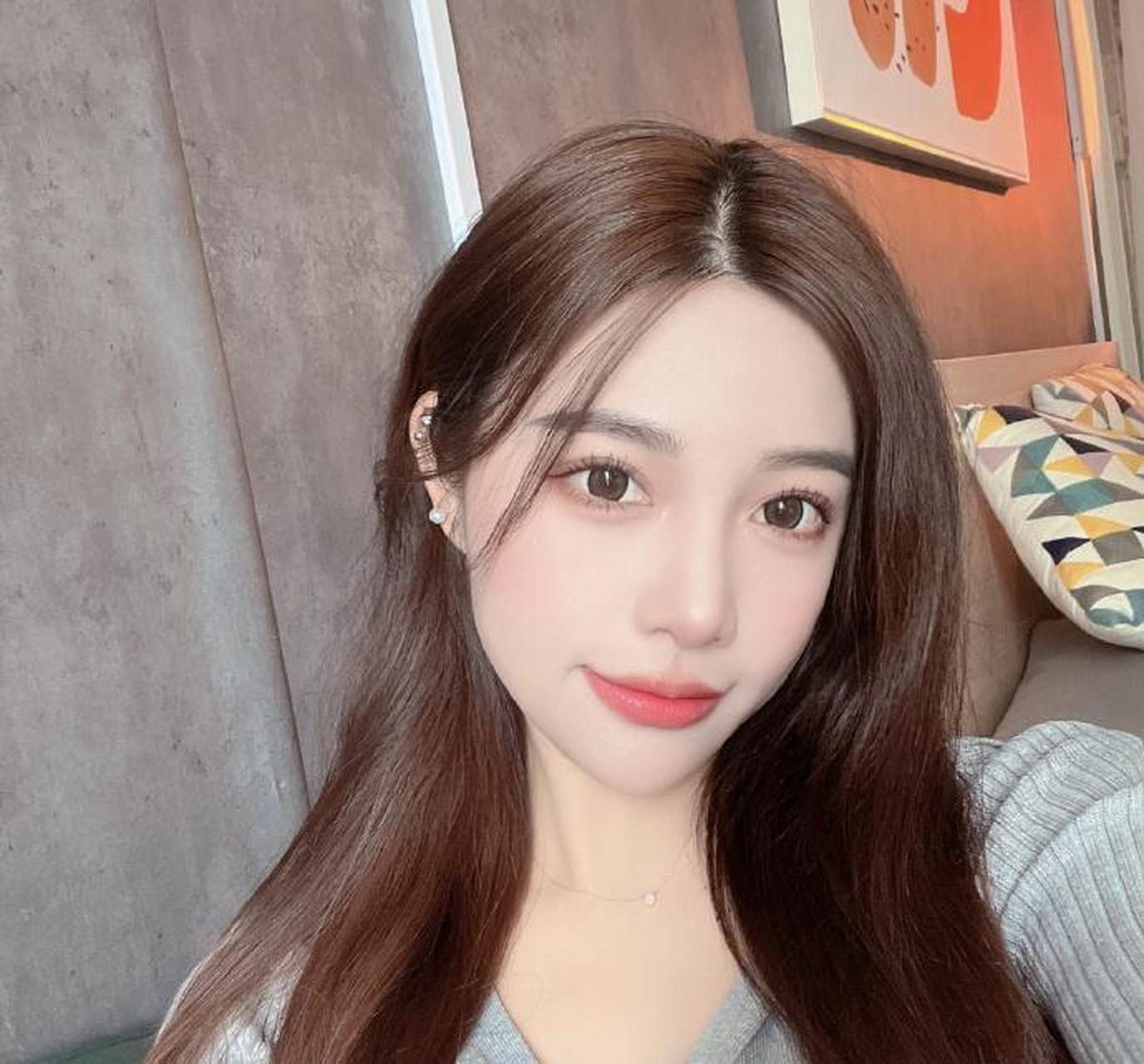 女团成员沈之瑾美女小姐姐迷人美照欣赏,好漂亮啊