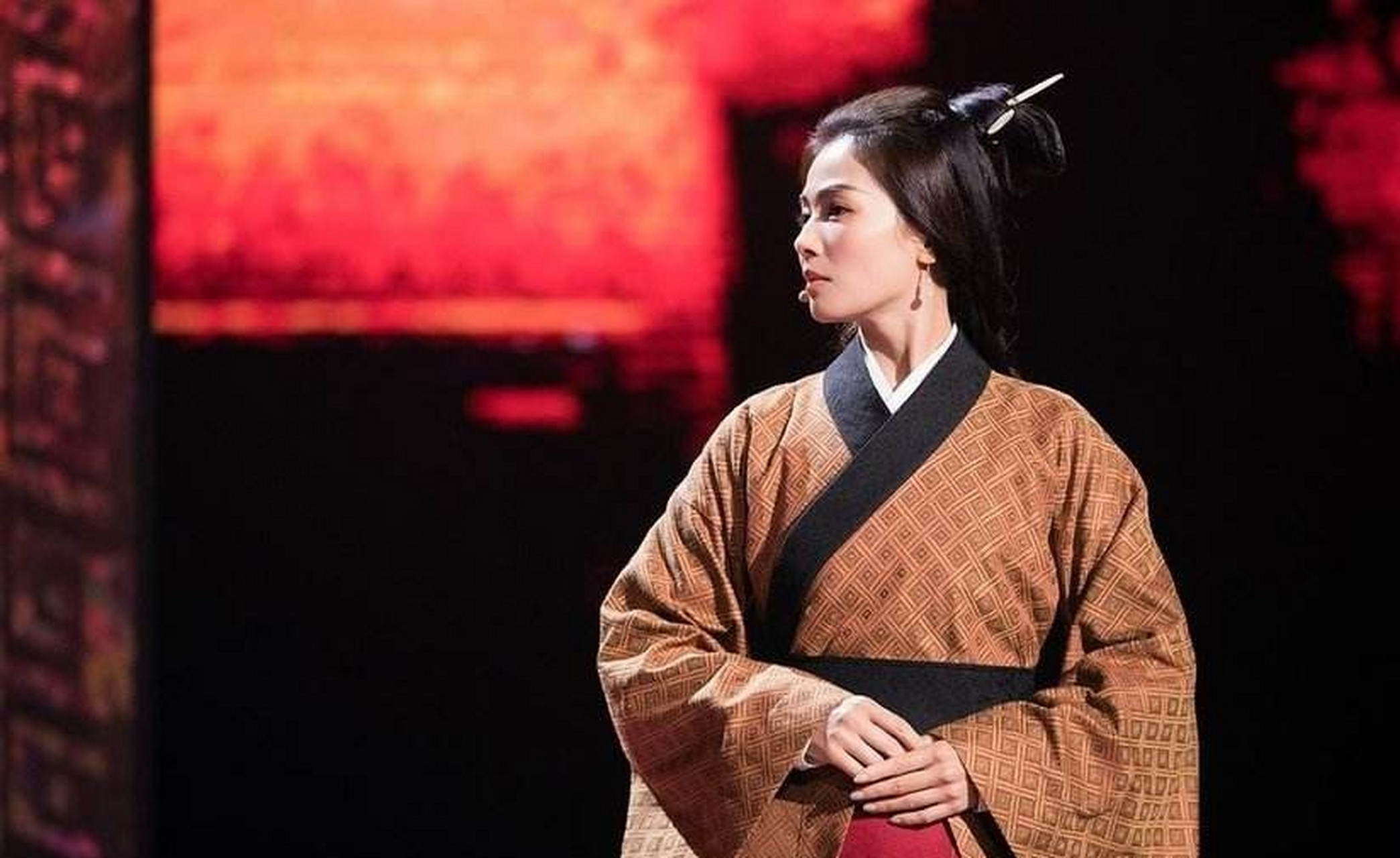 妇好 商高宗武丁王后,同时也是一名女将,曾多次助武丁开疆拓土 2.