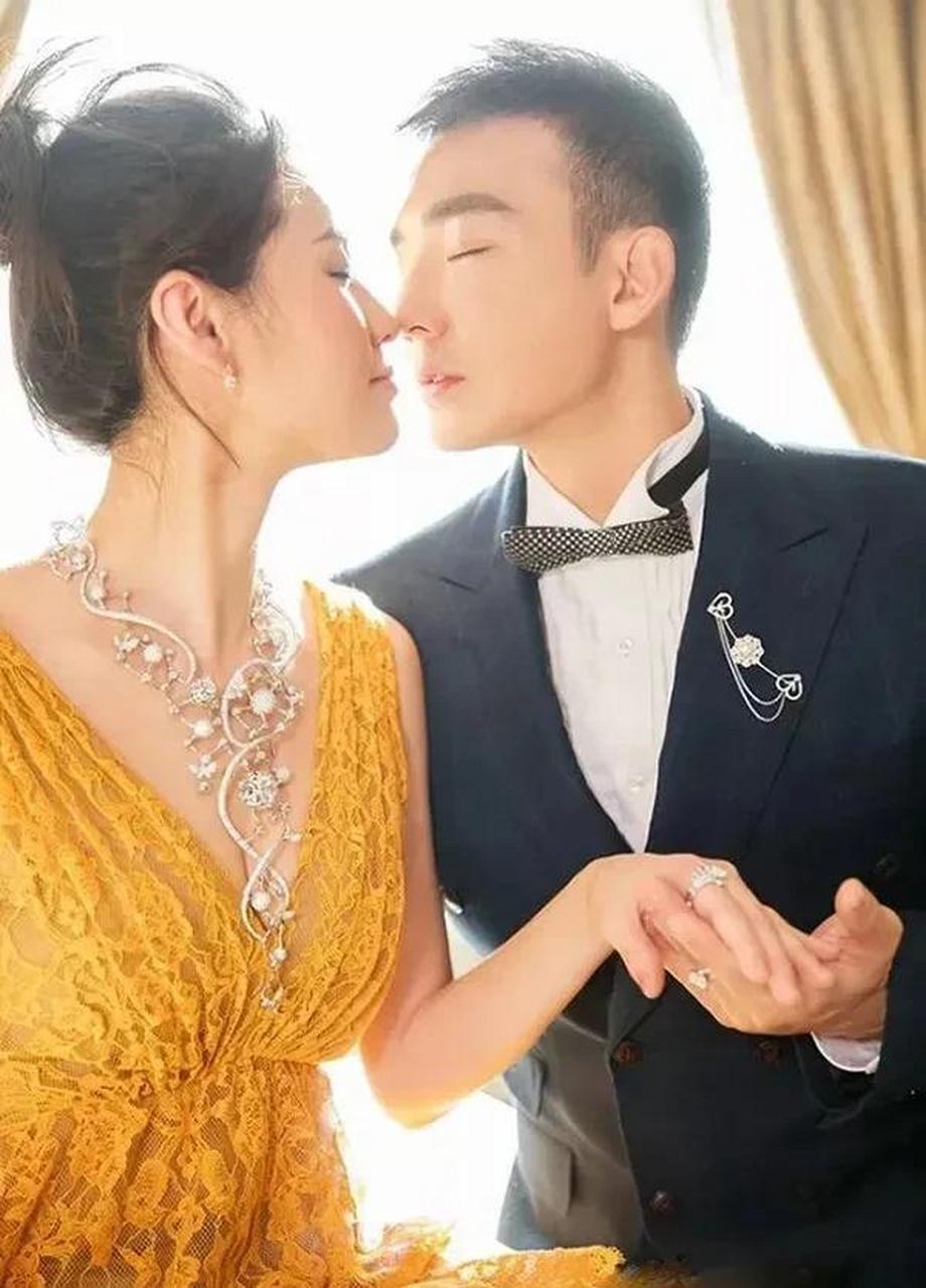 刘畊宏婚纱照图片