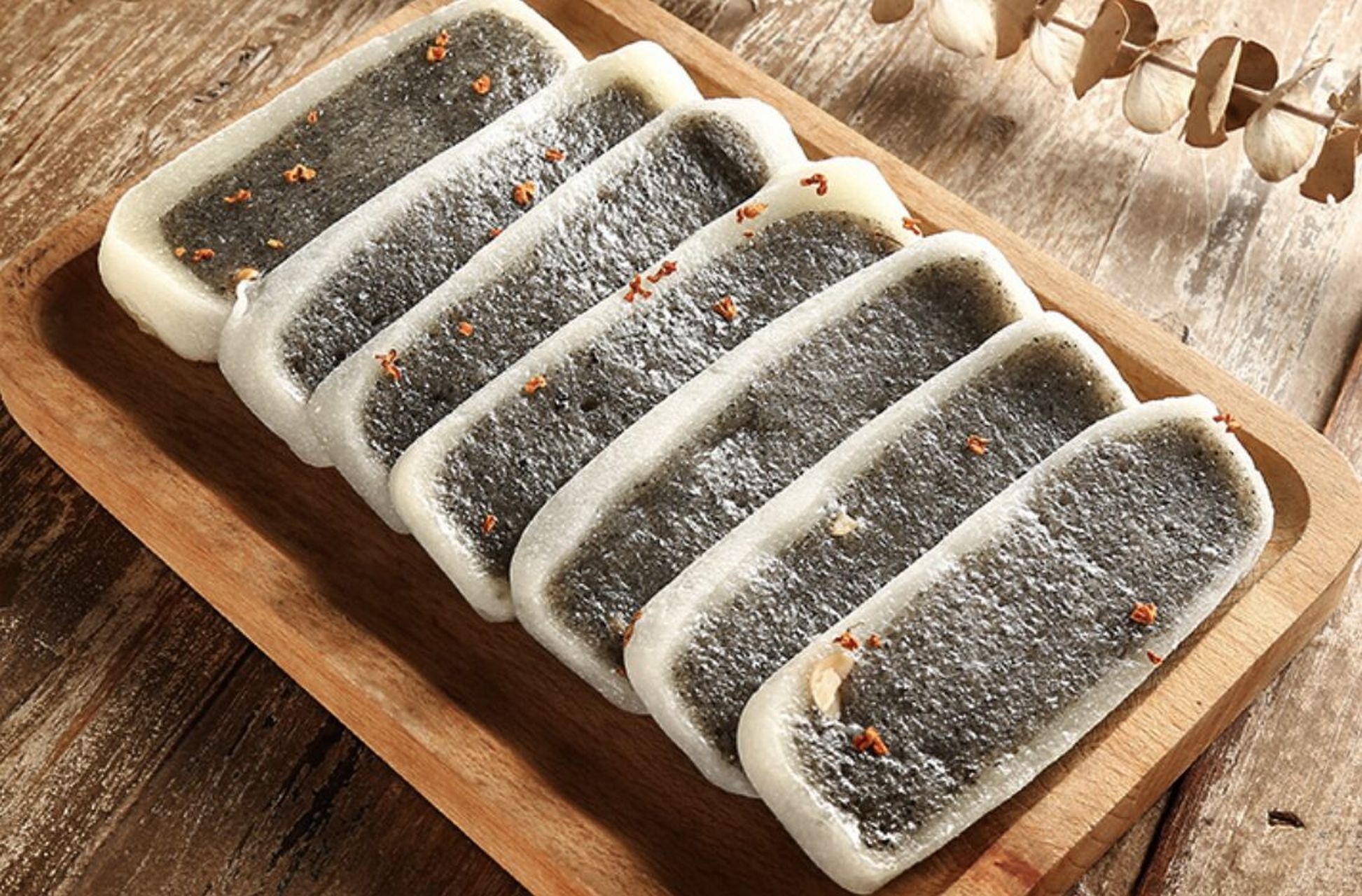 软糯筋道的温州特色美食,遇见尝一尝 温州特色美食黑芝麻软糕,吃上一