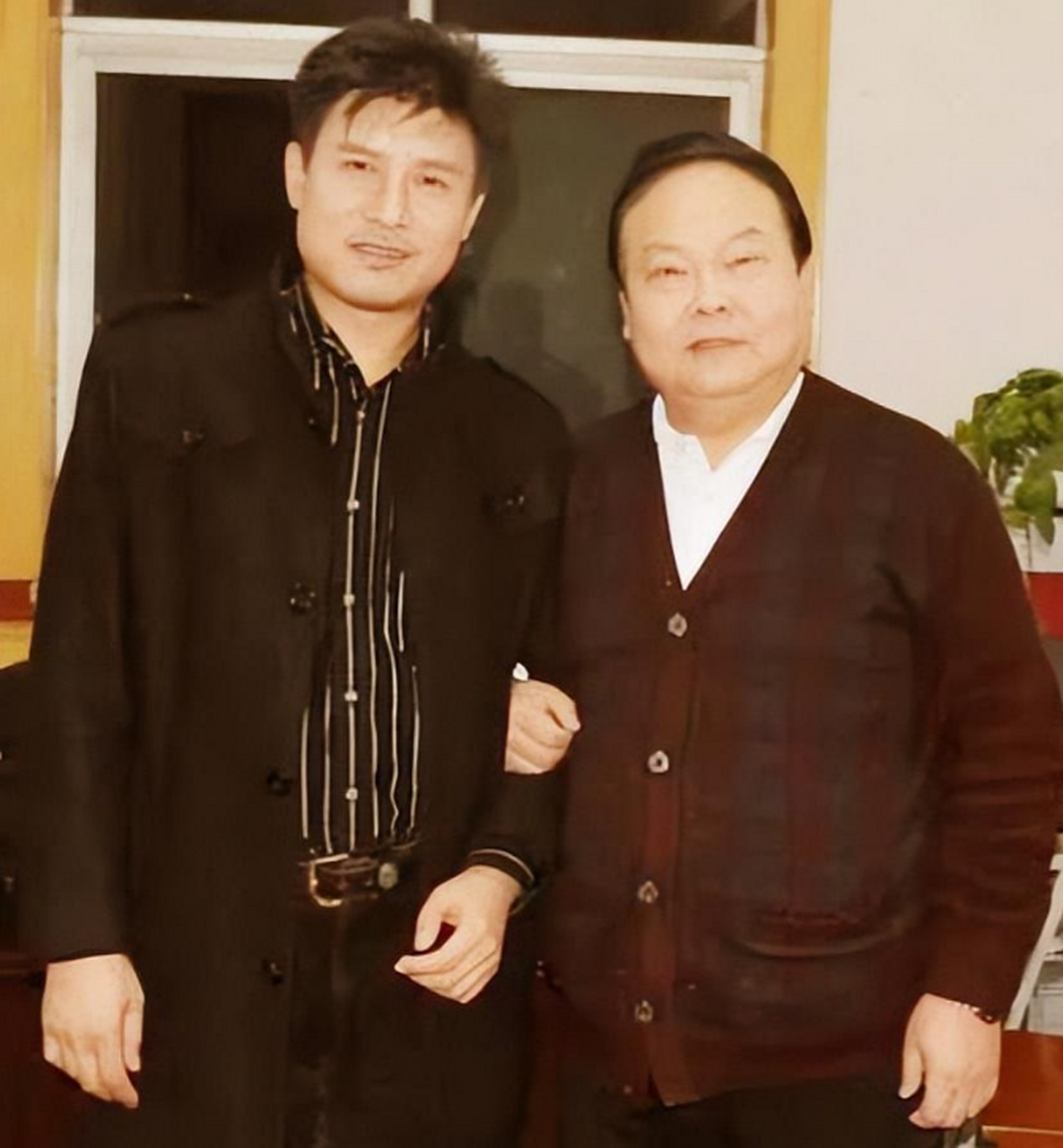 张宏声:60岁经商成功,却不快乐  上世纪80年代,张宏声开办了一家熟食