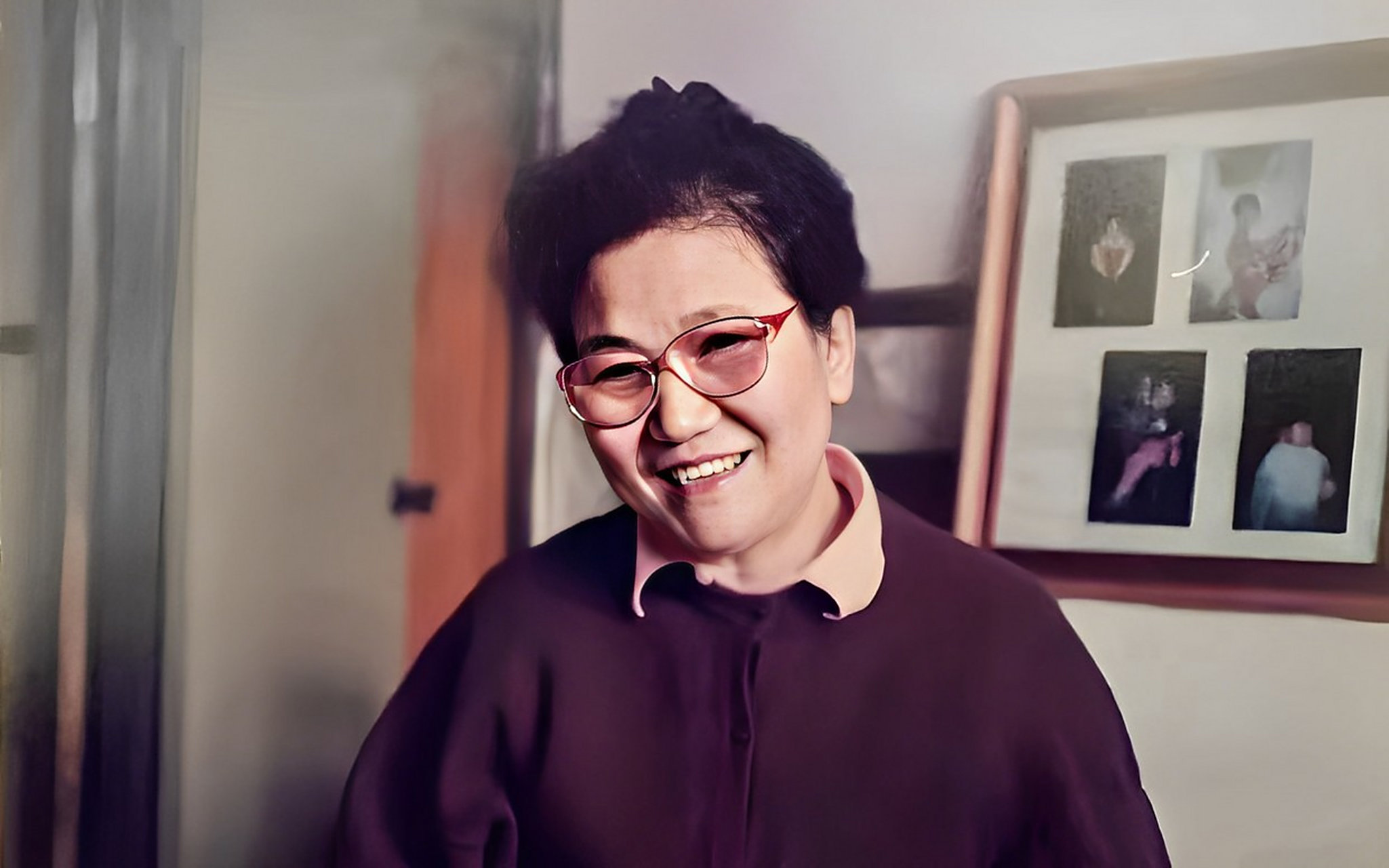 当时赵丽蓉在戏剧表演方面很有名气,后来她遇到了同样唱评剧的新凤霞