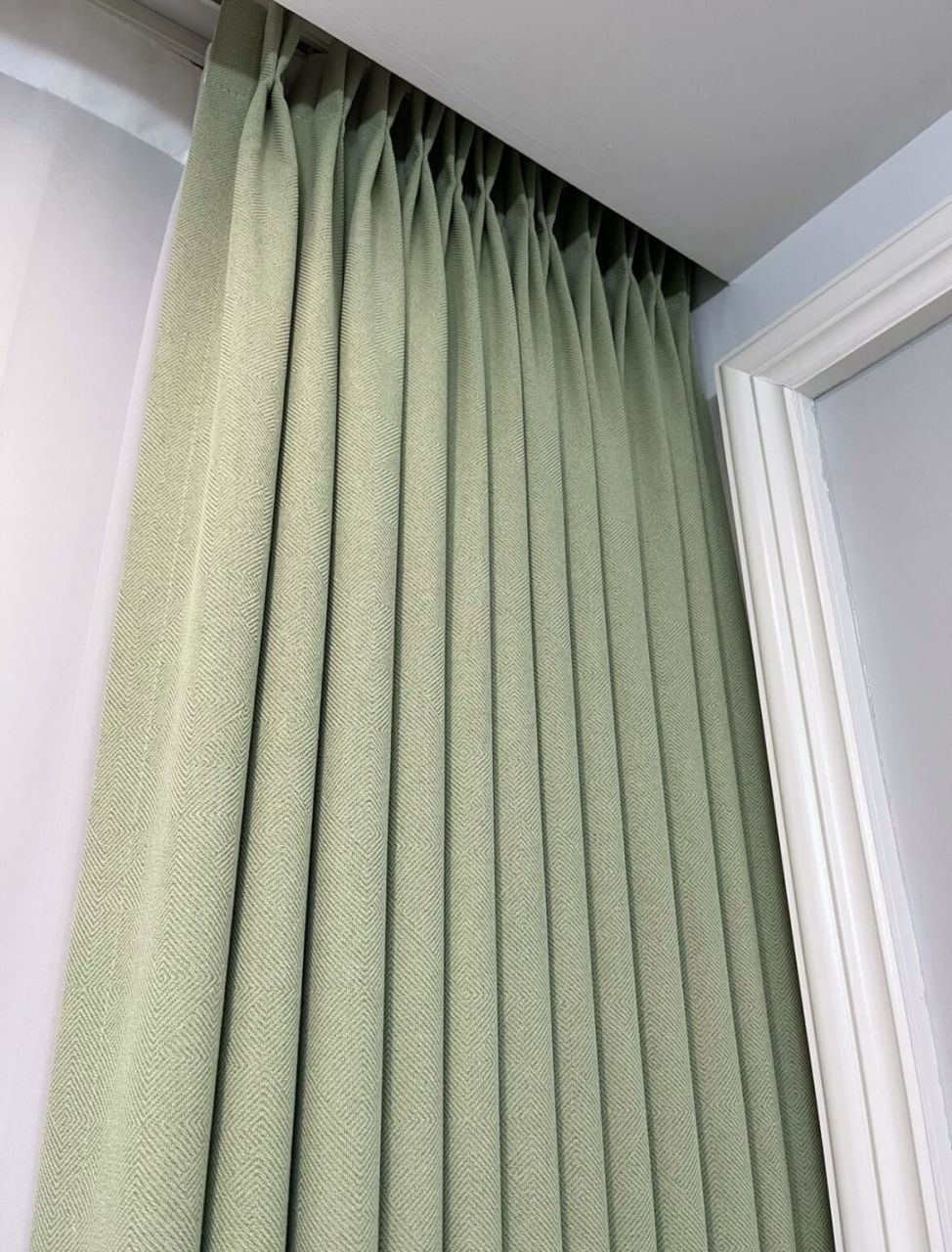 为什么我买窗帘的时候,没人告诉我这些~ 1,褶皱不是越多越好,4米以下