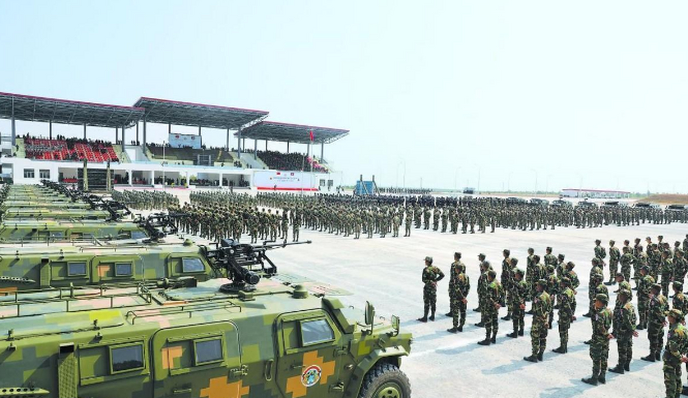 南部战区陆军精锐南下,解放军的什么动静,能让外媒直呼罕见?