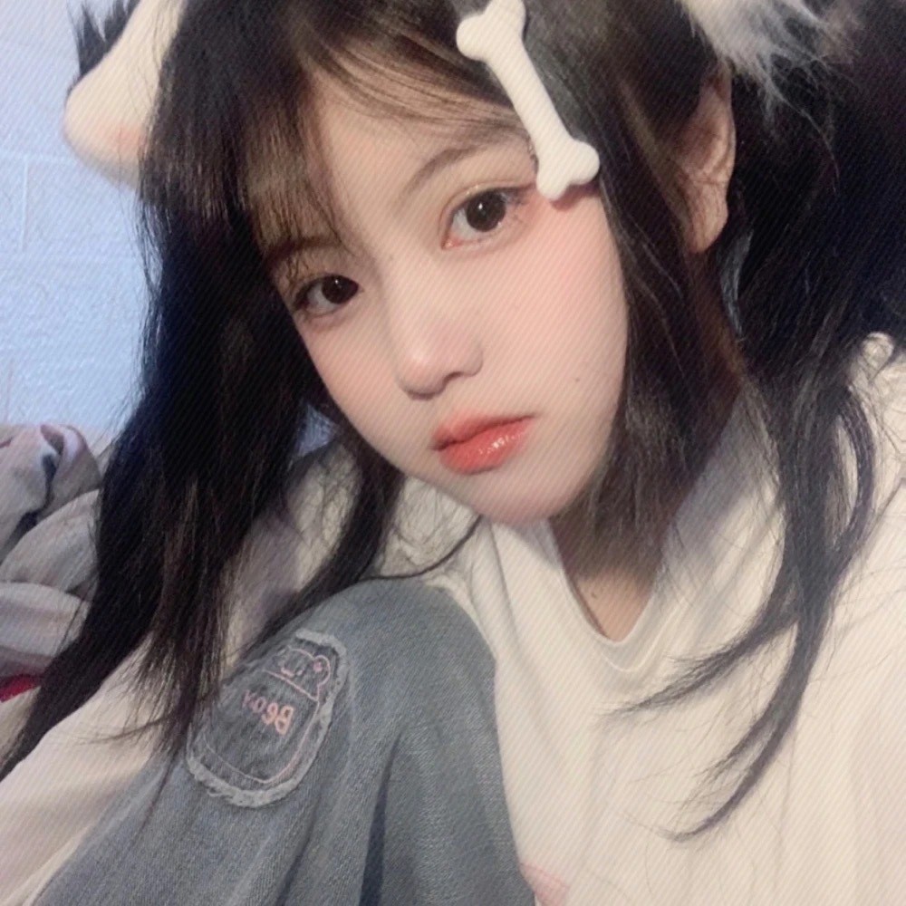 像太阳下山,电线杆上的灯和月微微发亮,我对你的喜欢,是一种温柔的