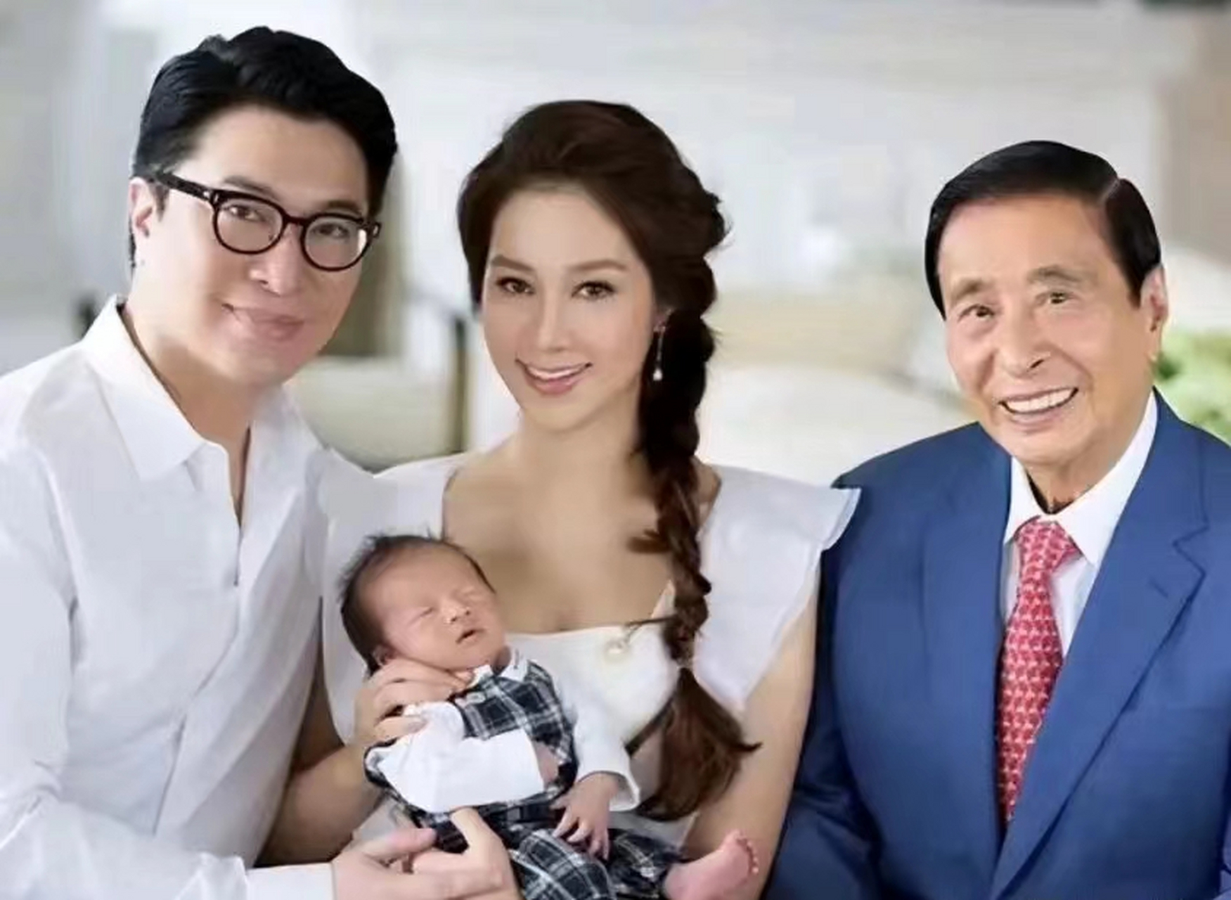 "千亿媳妇"徐子淇,夫妻恩爱,儿女双全,家庭和睦,这是多少女人梦寐以求