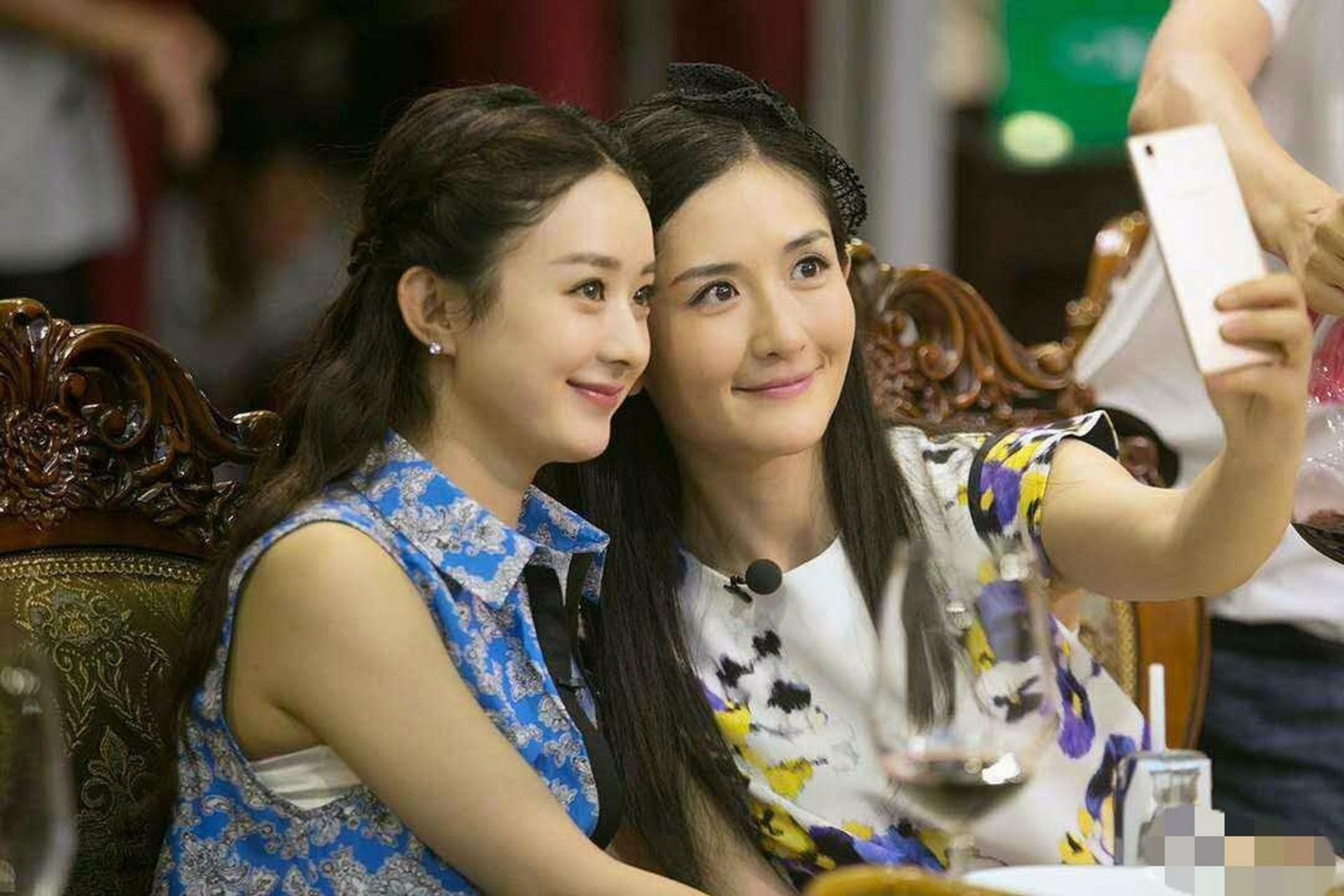 自己塞不进去了,引发了网友的热议,虽然我们不知道赵丽颖和谢娜之间