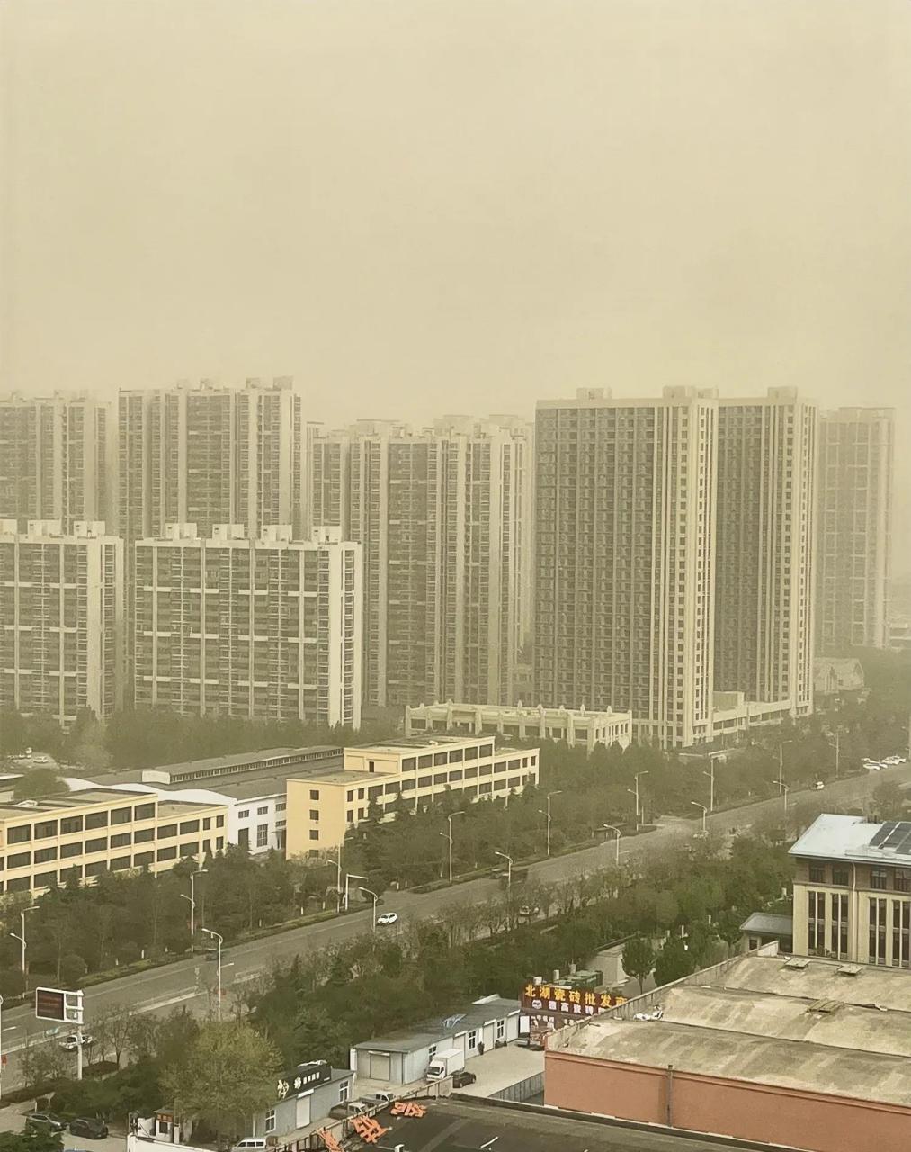 扬尘天气影响济宁,中央气象台11日6时继续发布沙尘暴蓝色预警:受冷