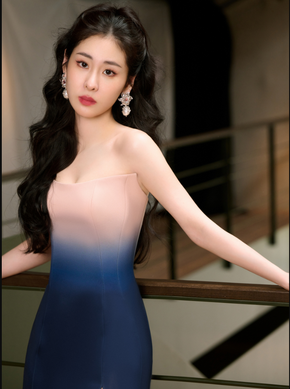 唱出了一种释然感 张碧晨是一位实力派女歌手,曾经在《中国好声音》第