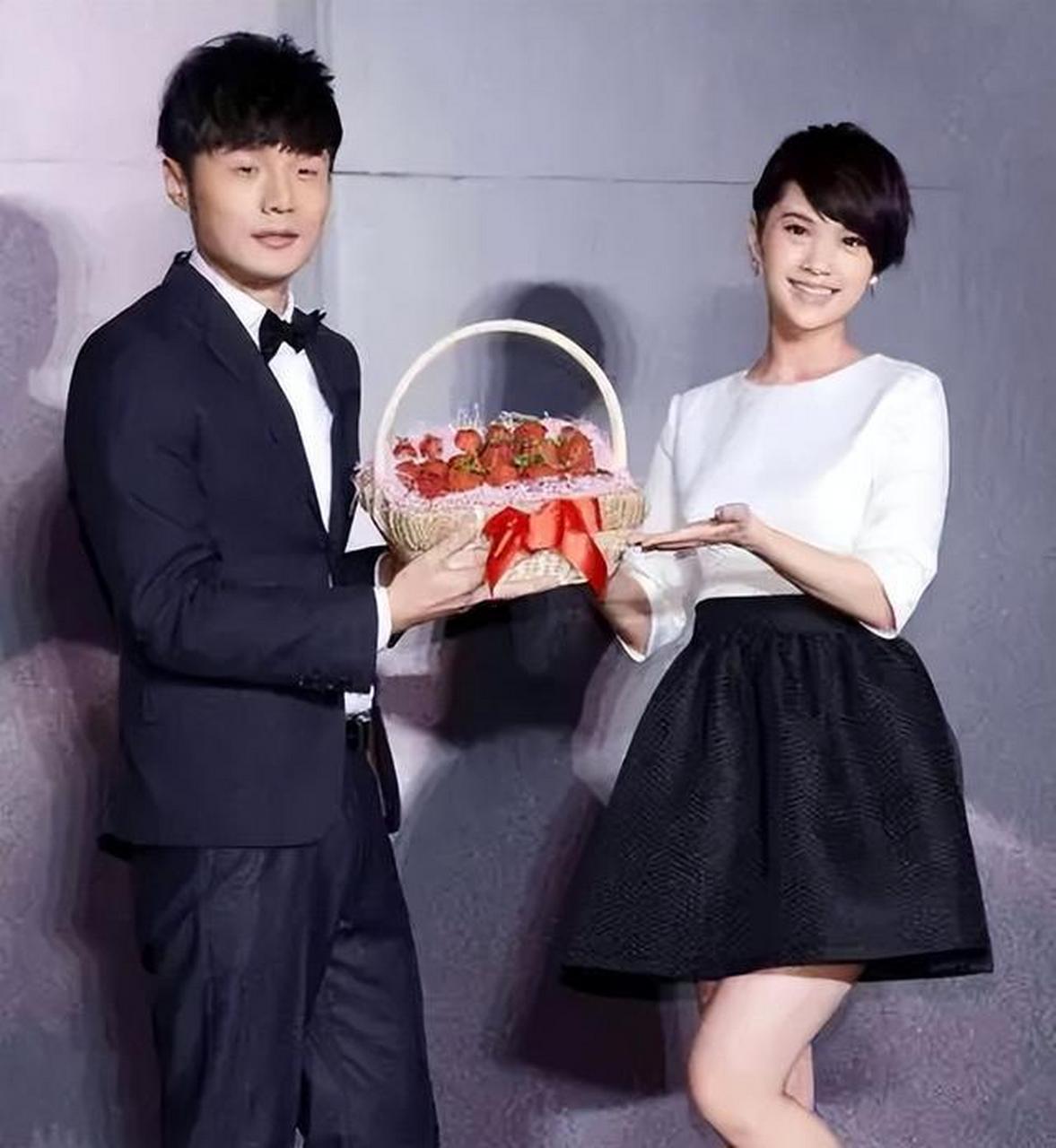 杨丞琳连续8年为老公庆生,李荣浩温婉回应,网友:幸福的一对