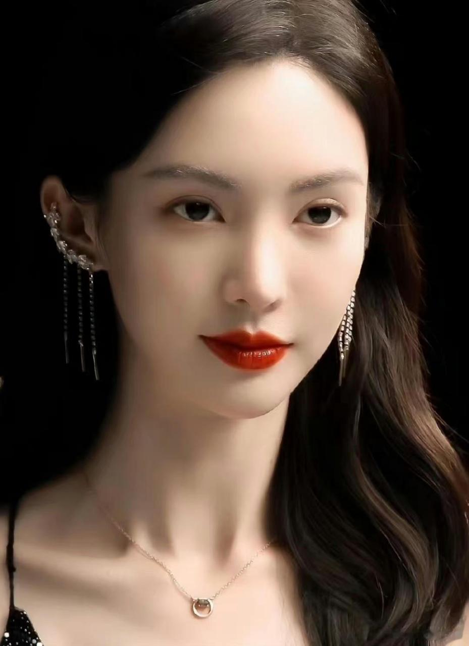 金晨金晨性感黑裙眼神超a金晨钓系美女金晨孤注一掷 梁安娜美貌鲨人