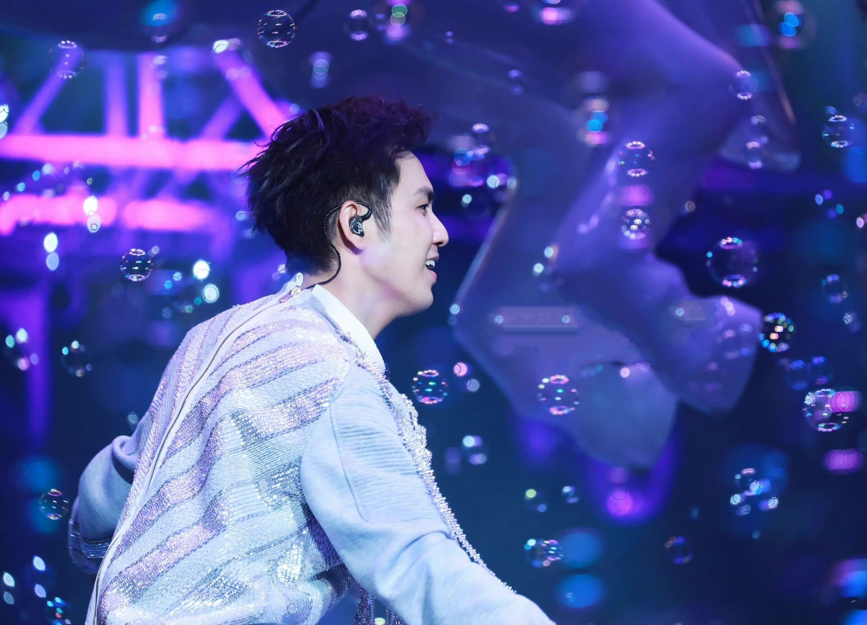 20170826钟汉良南京乐作人生巡回演唱会 最爱哇柔柔的侧面特写,线条