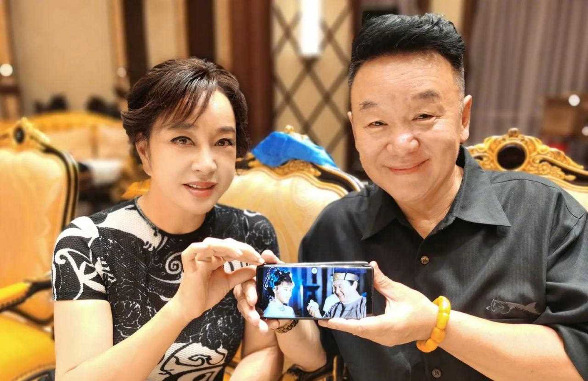 刘晓庆与老戏骨武利平重聚,"武媚娘"与"王公公",满满的回忆啊!