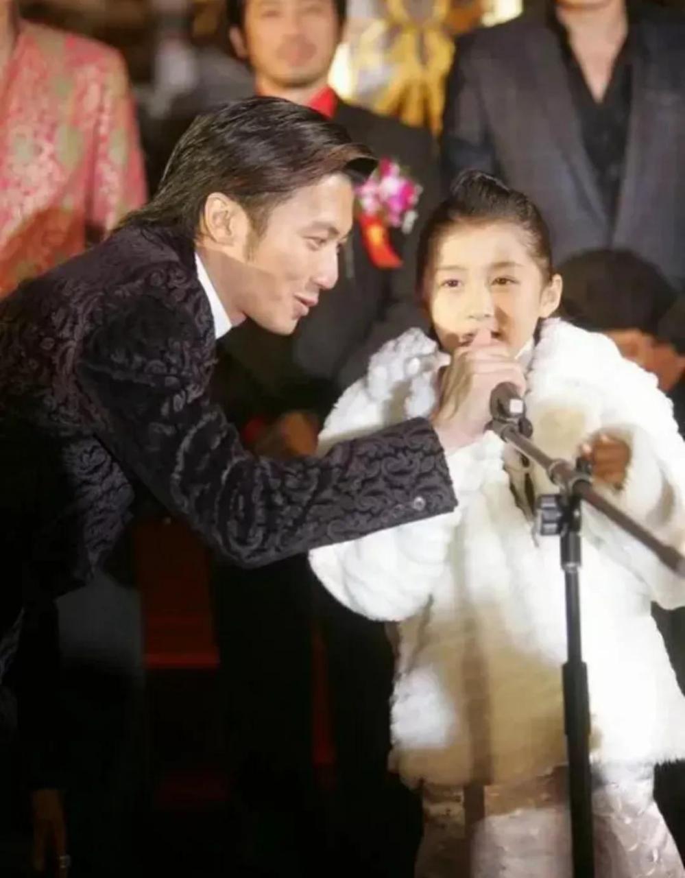 百家号星火计划# 谢霆锋和关晓彤,这也太让人意外了吧?