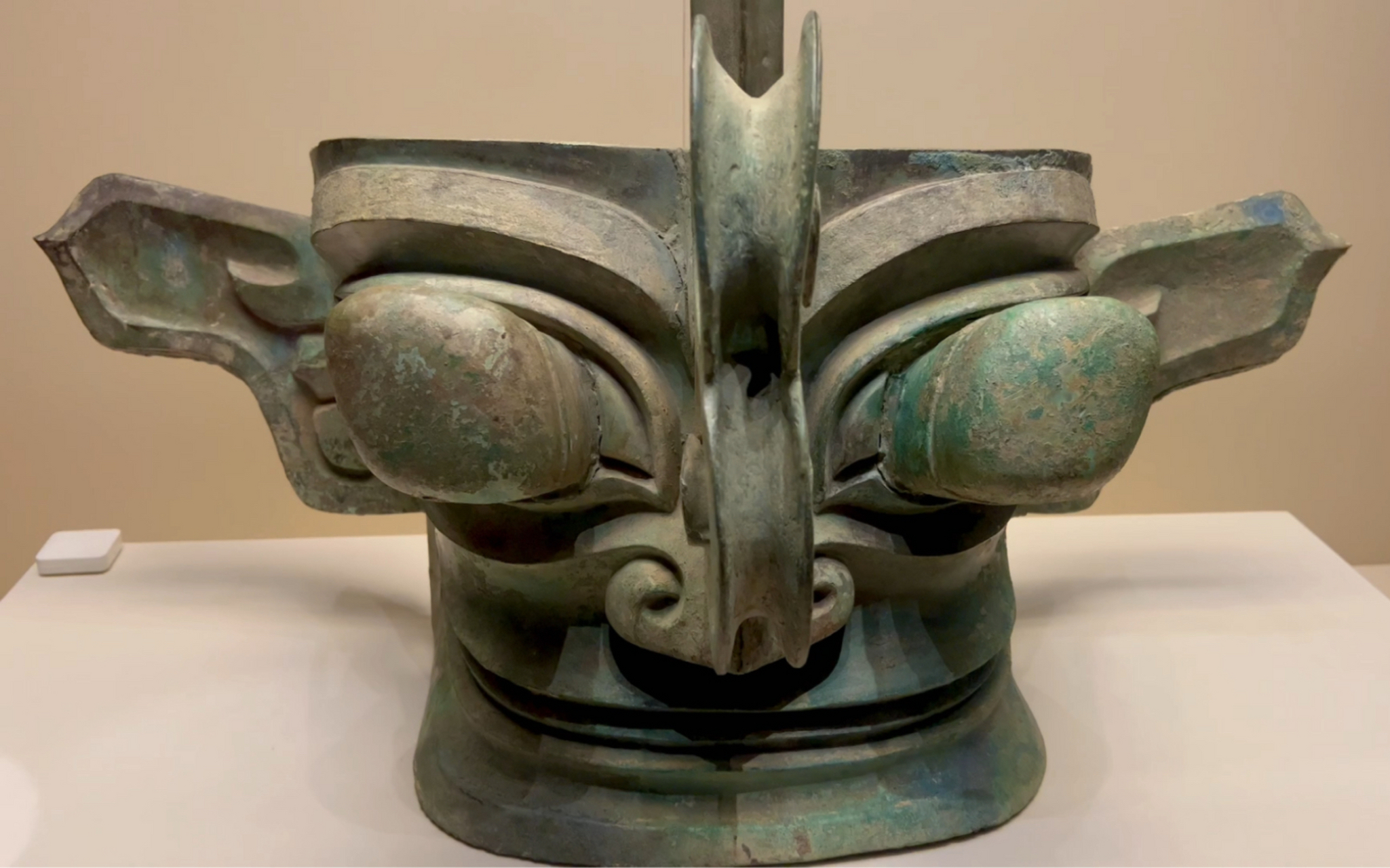 三星堆文明# 领略三星堆文物之美:纵目面具