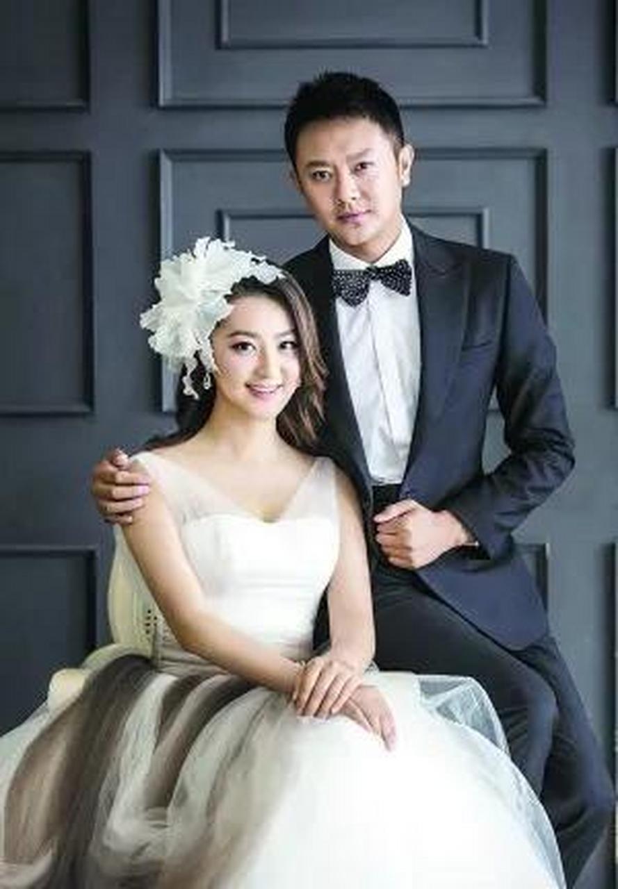 gif创作人# 2015年,印小天和哈琳娜恋爱,哈琳娜对他说:"我硕士牙