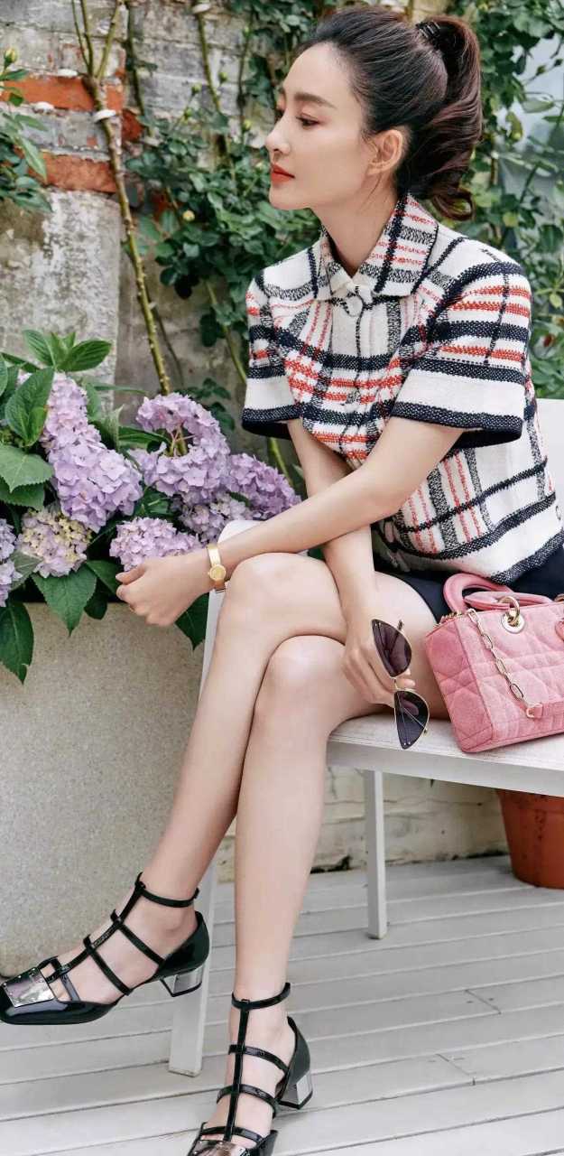 演员王丽坤写真照:[三哈]