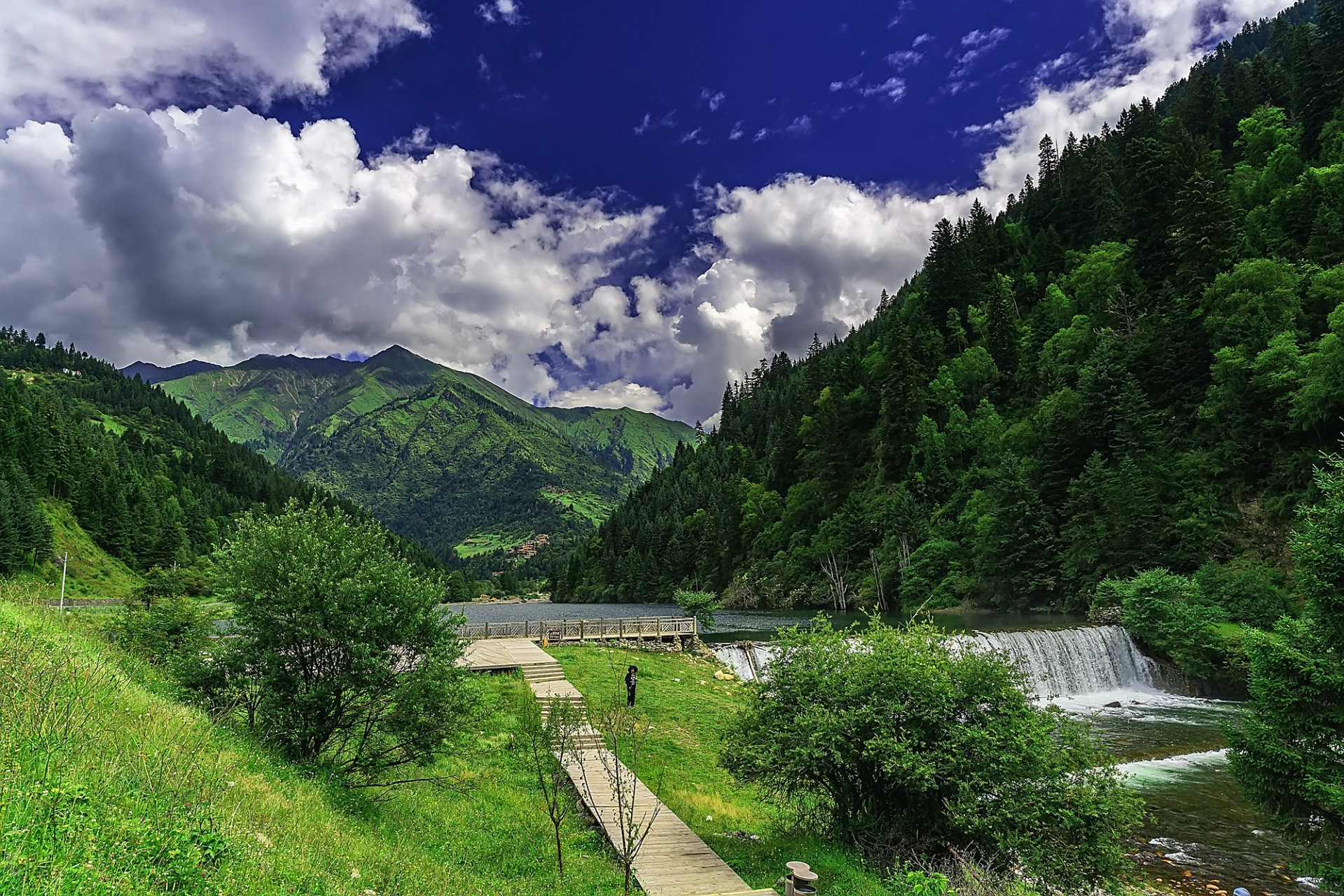 泽娜措  达古冰川位于四川省阿坝藏族羌族自治州黑水县芦花镇马桥