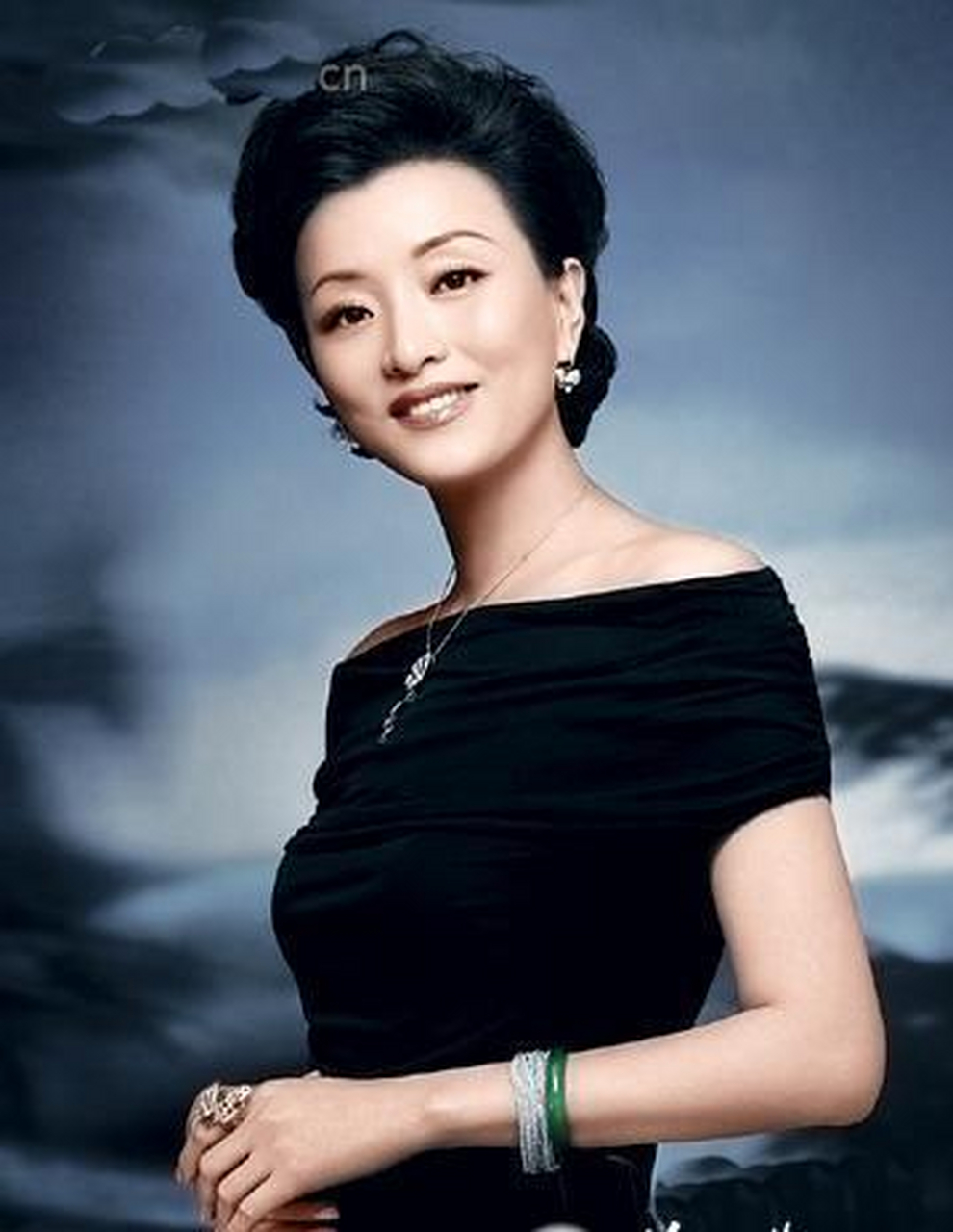 主持人,杨澜,采访冯小刚, 冯小刚对周星驰十分不满,我去了他不来?