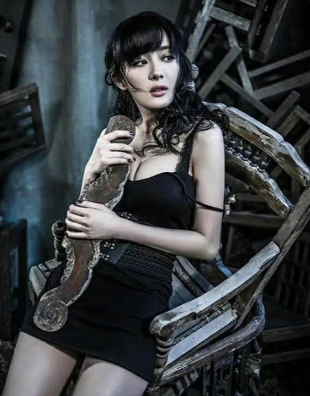 杨幂早期男人装照片,不得不说身材太有料了