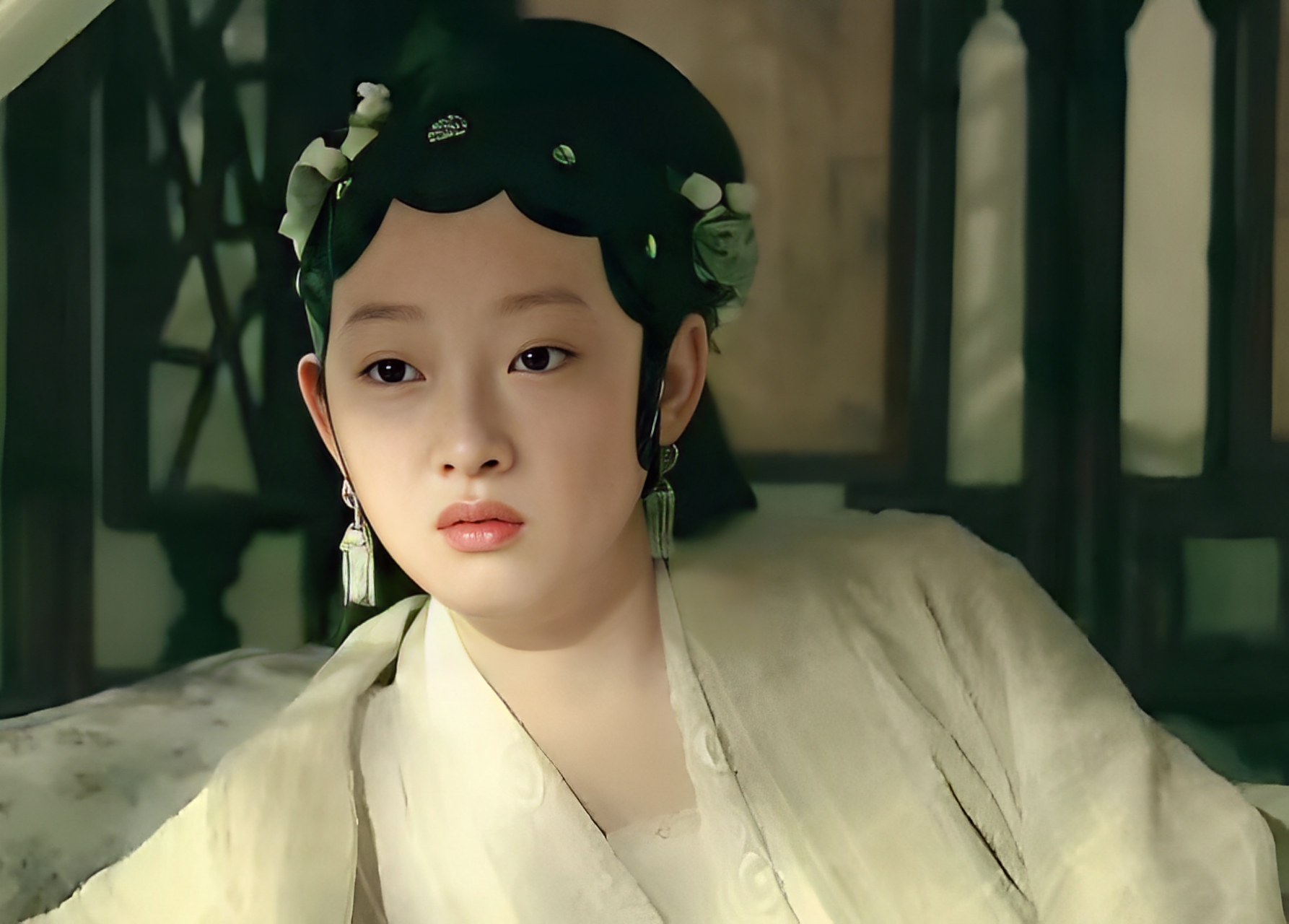 2010年,胡玫·导演受邀,投资1. 5亿元翻拍《红楼梦》.