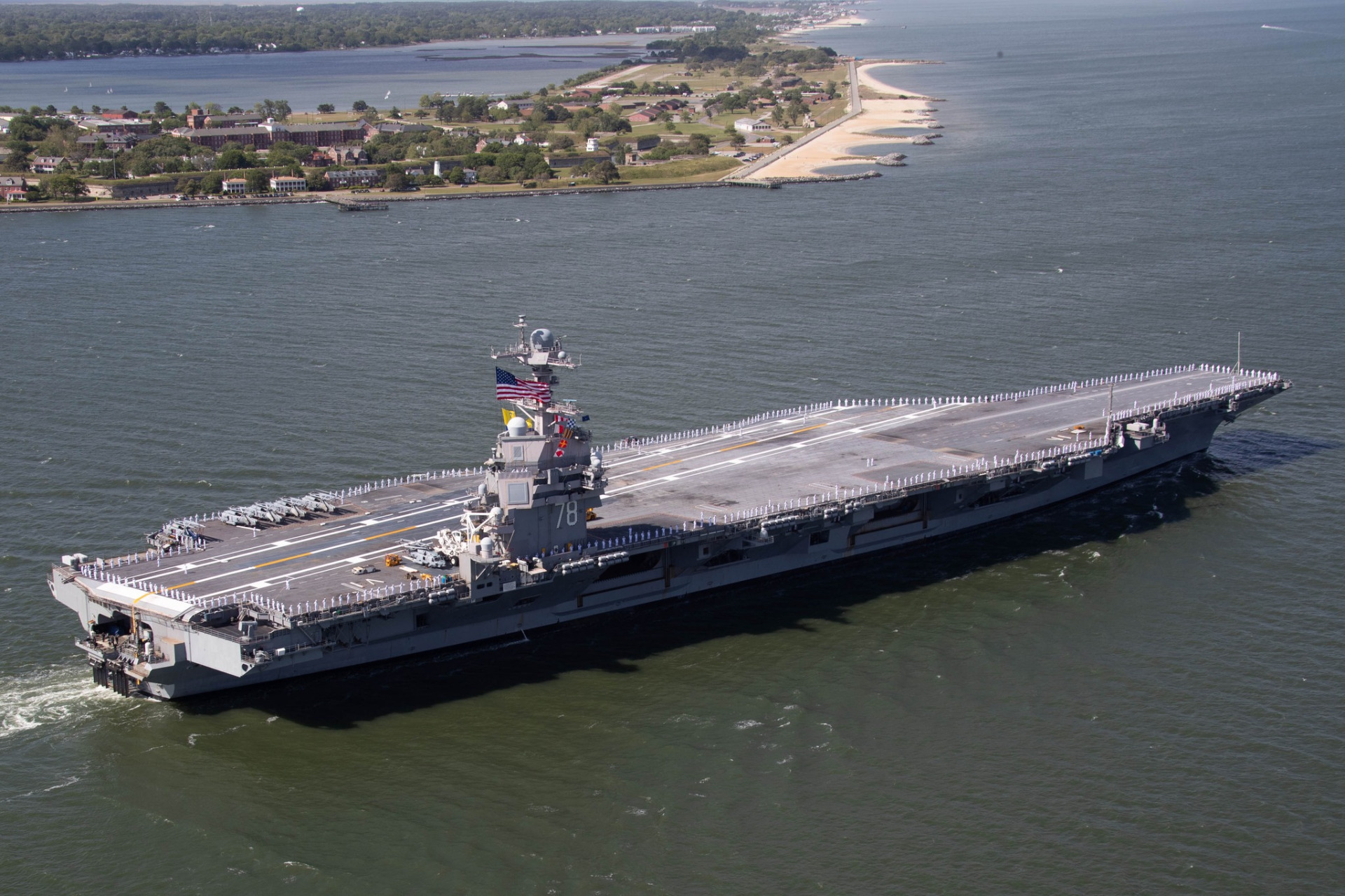 美国最新,最先进航空母舰「福特号」(cvn78),日前离开母港诺福克海军