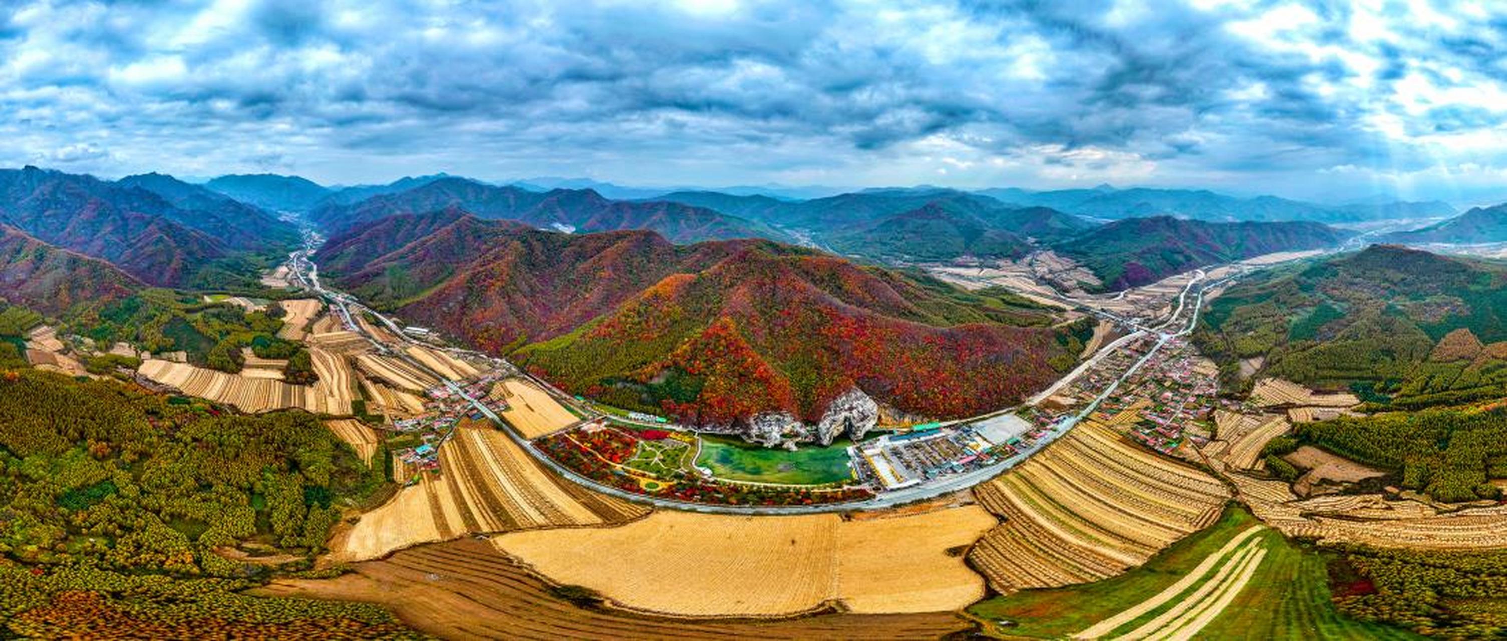 凤城市赛马镇:深秋(拍摄者:王佩发) #网红打卡地辽宁杠杠滴##美好辽宁