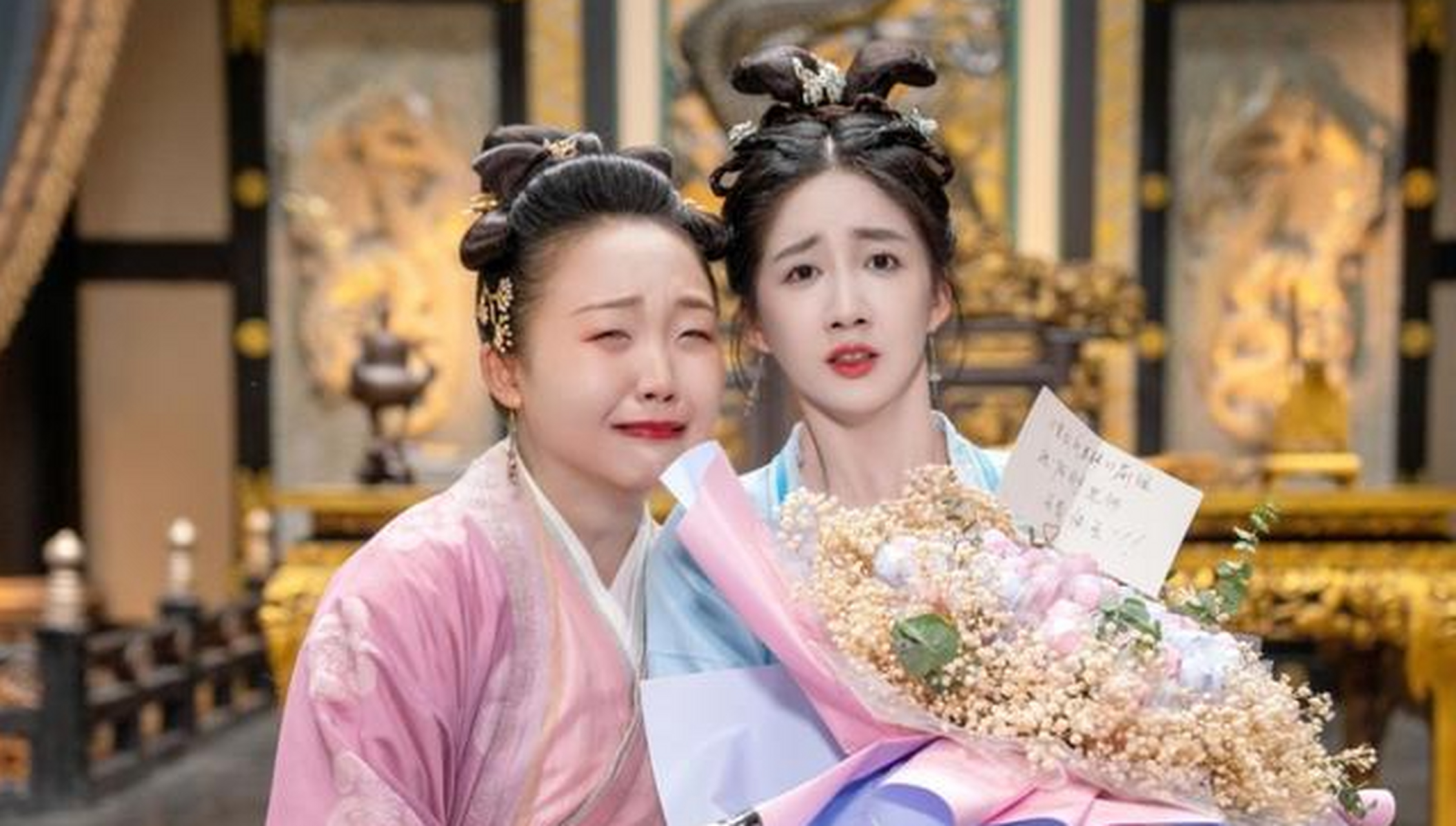 2010年戈鞅出版的一部看似小白文的著作《皇后刘黑胖》,圈粉无数