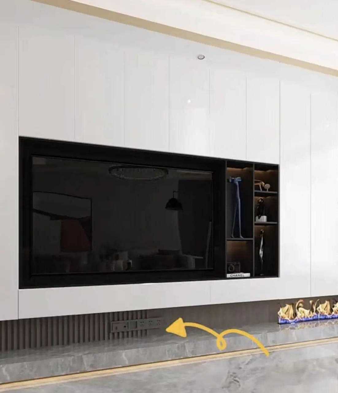 客厅电视背景墙留3个五孔插座,给电视和路由器实用,有线电视接口,网络