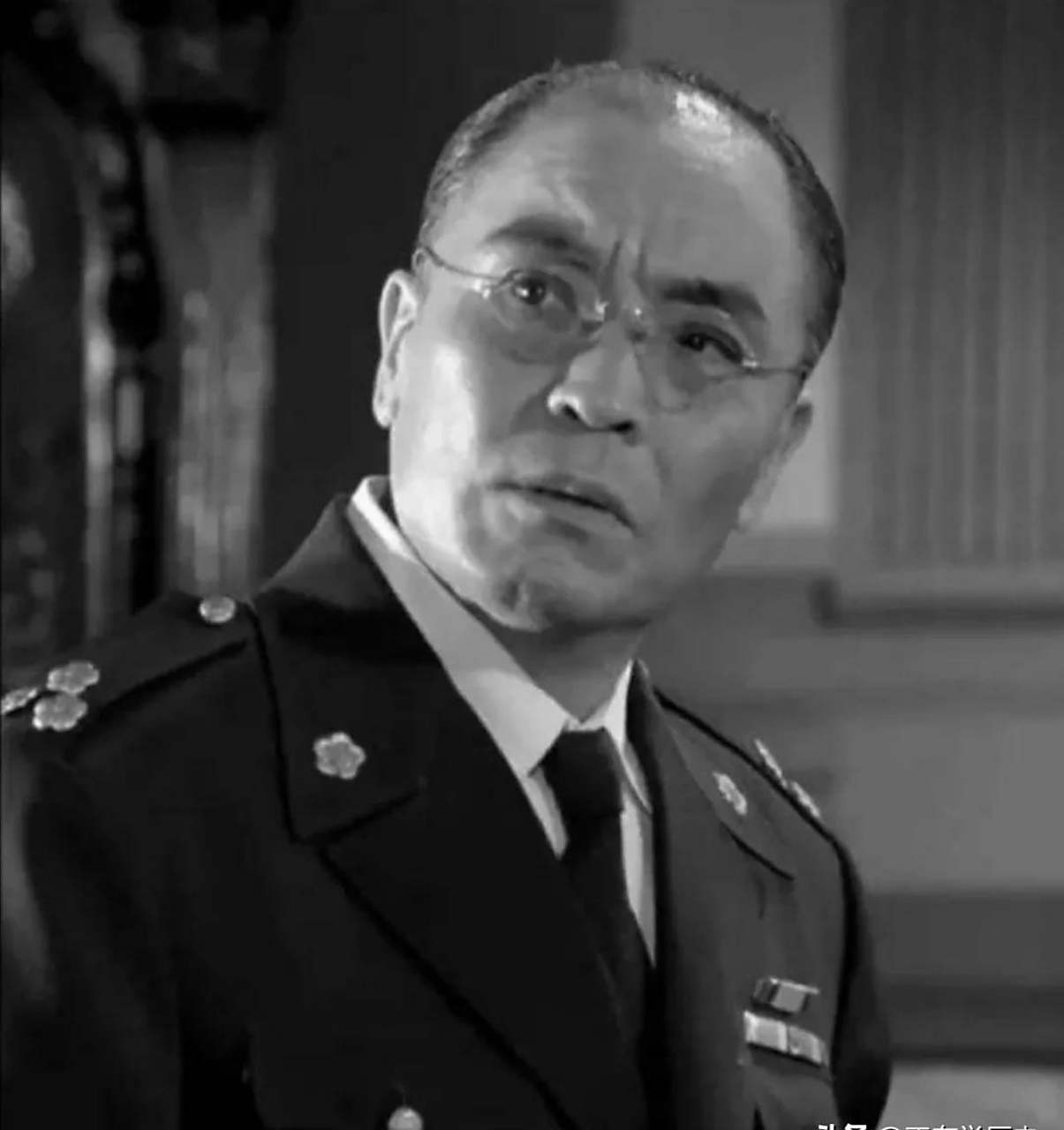 王蒲臣找到了心腹,情报科长来士成负责发展人选.