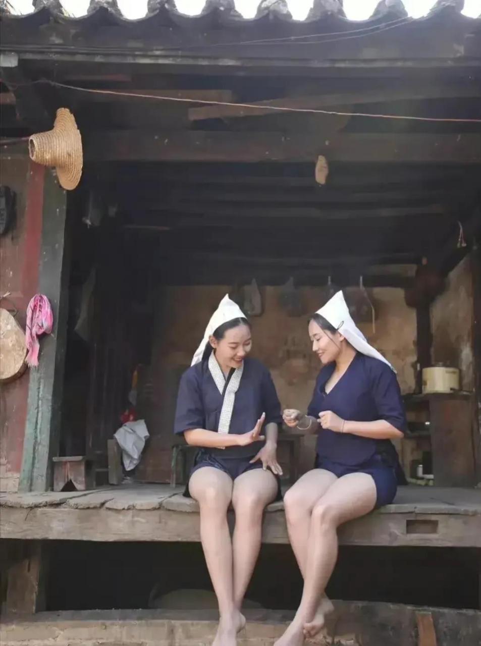 哈尼族的奕车姑娘,她们看起来健康又活泼