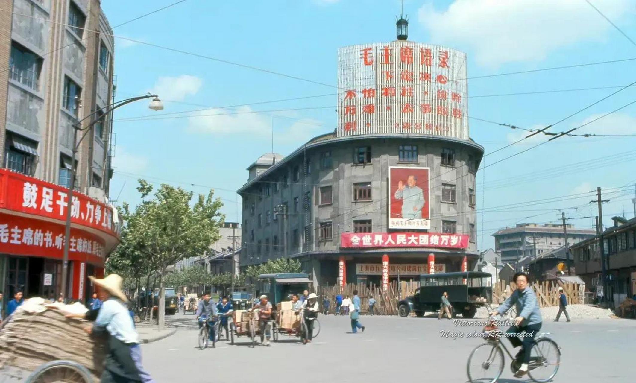 回顾1971年的上海街拍,对于老上海人来说,那些地方是否还能认出呢?