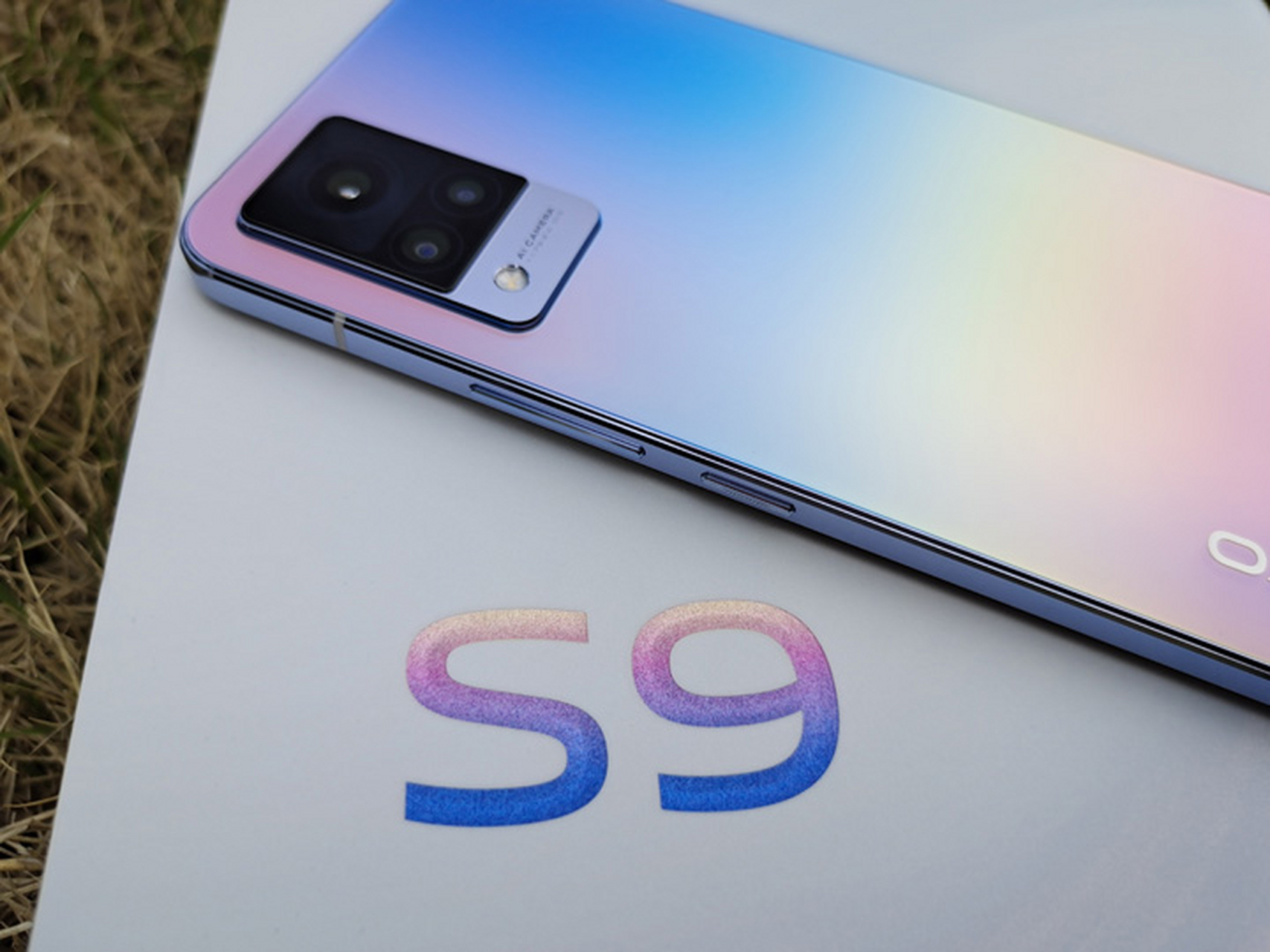 定位女性自拍的美图手机淡出消费者视线,vivo s9迅速崛起,成为专注