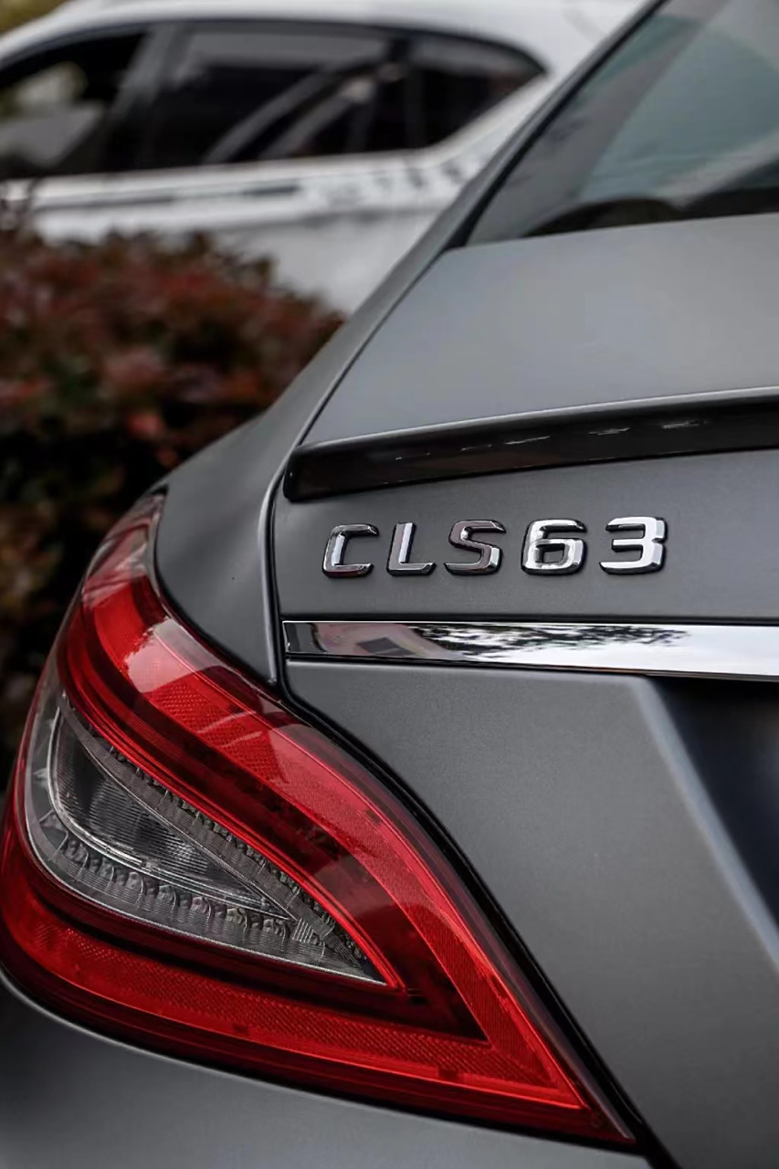 恶魔之眼——cls63,个人觉得这款车的尾灯是最好看的,没有之一,大家有
