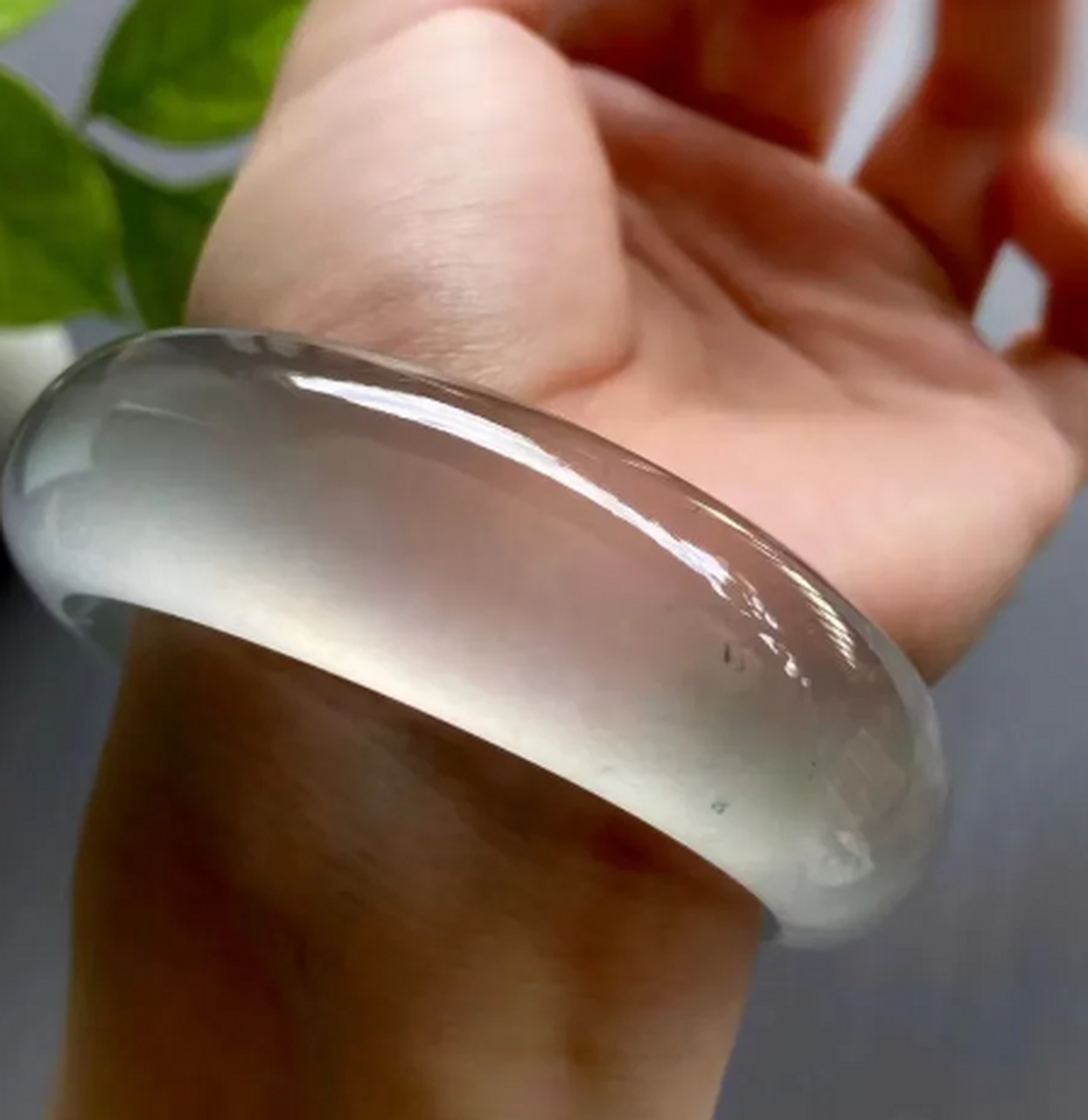 点击头像看直播##翡翠#顶级品质,老坑玻璃种翡翠手镯,超厚装宽版轮胎