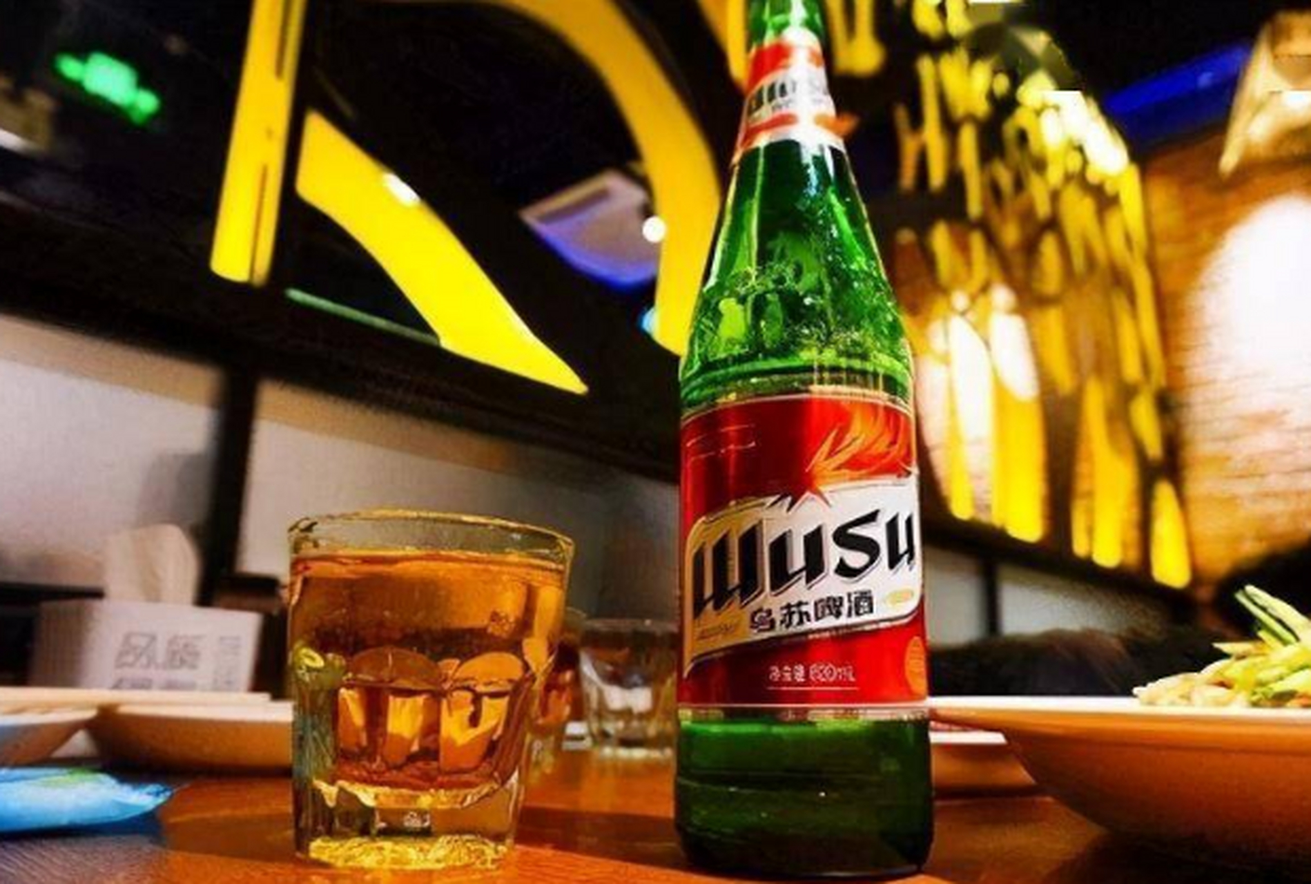 乌苏啤酒# 的消失:是什么原因导致曾经风靡的乌苏啤酒如今不再流行?