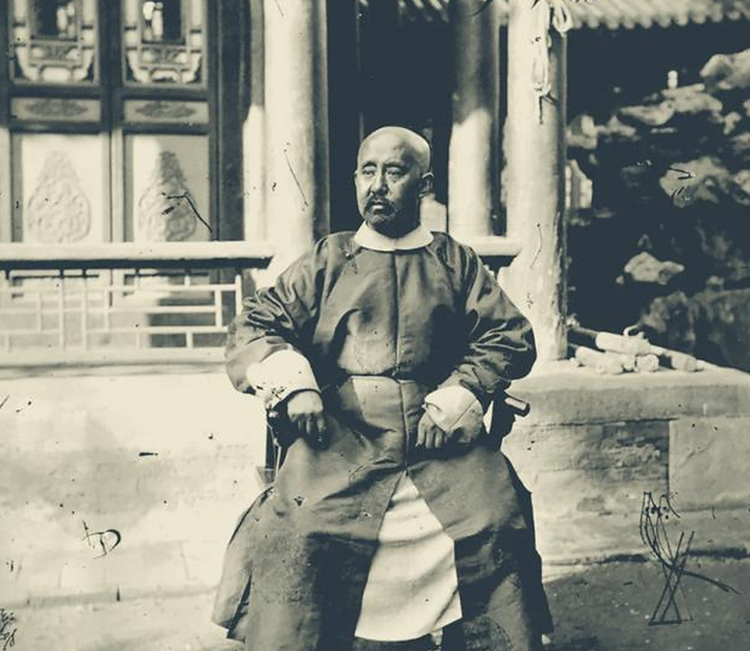 清朝老照片:被误传为"蒙古王爷曾格林沁"的老照片.