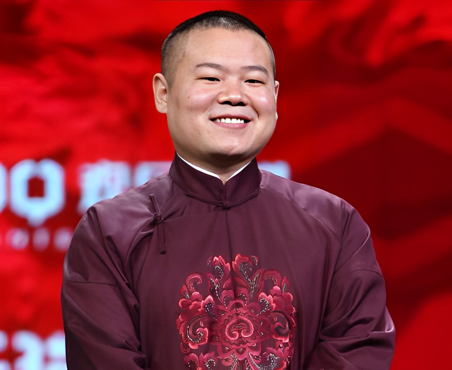 岳云鹏有一姐弟,很小的时候就跟着姐姐出去打工补贴家用.