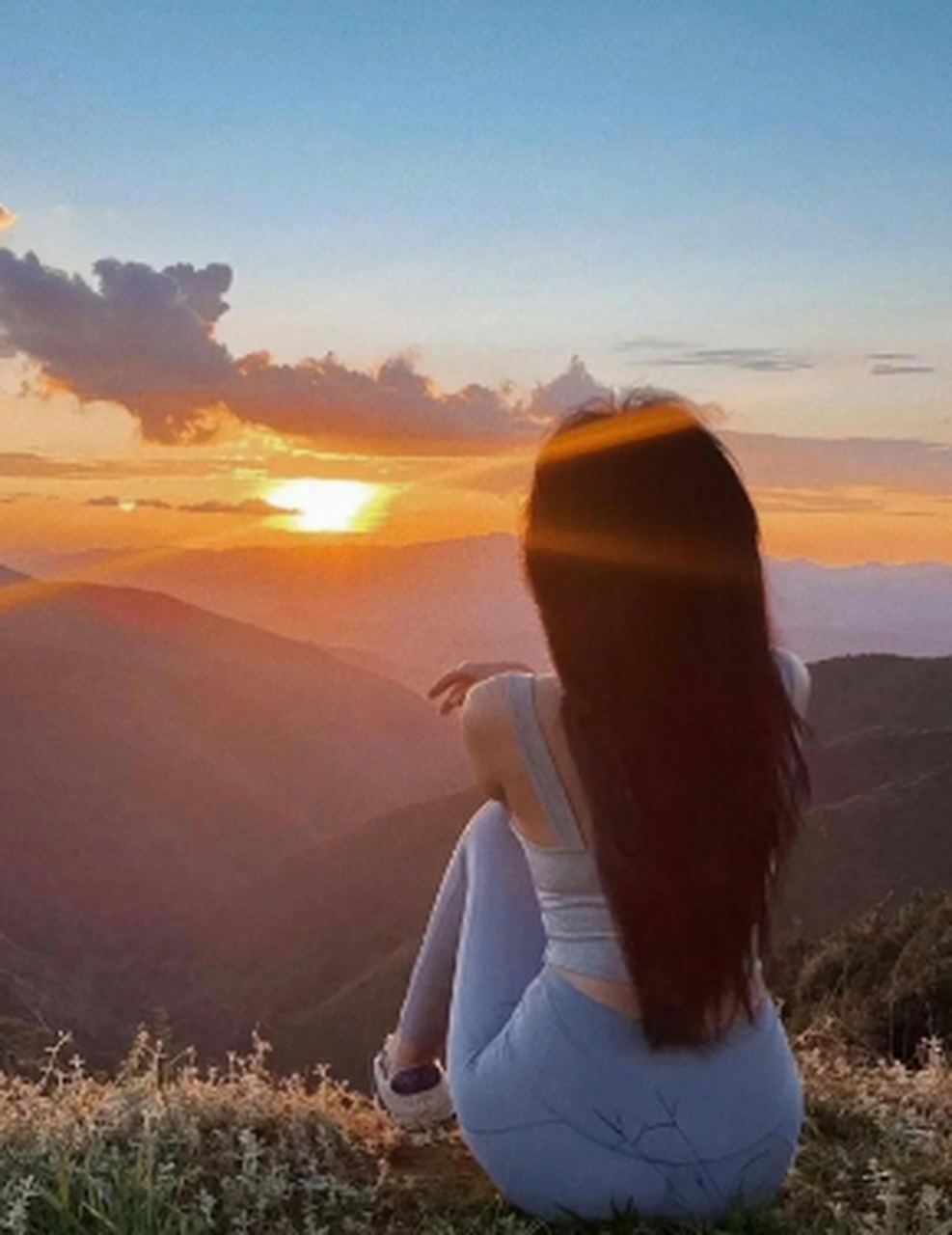 夕阳下优雅,文静,的女孩