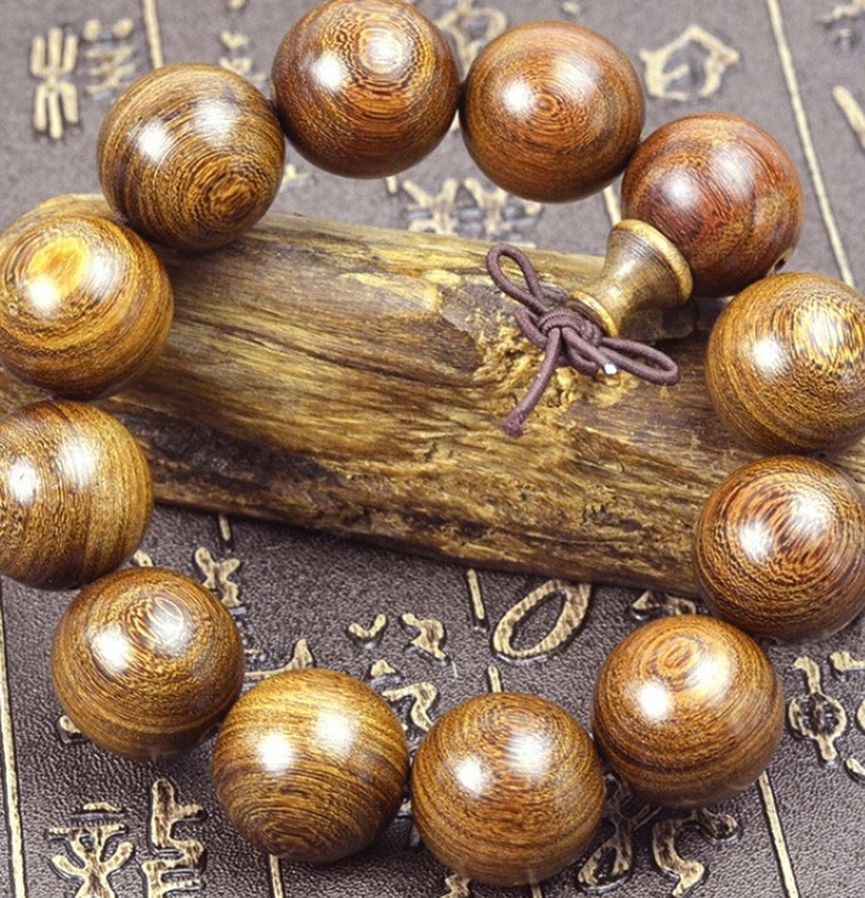 点击头像看直播##收藏#沉香之中香韵顶级的品类是奇楠沉香,奇楠是由