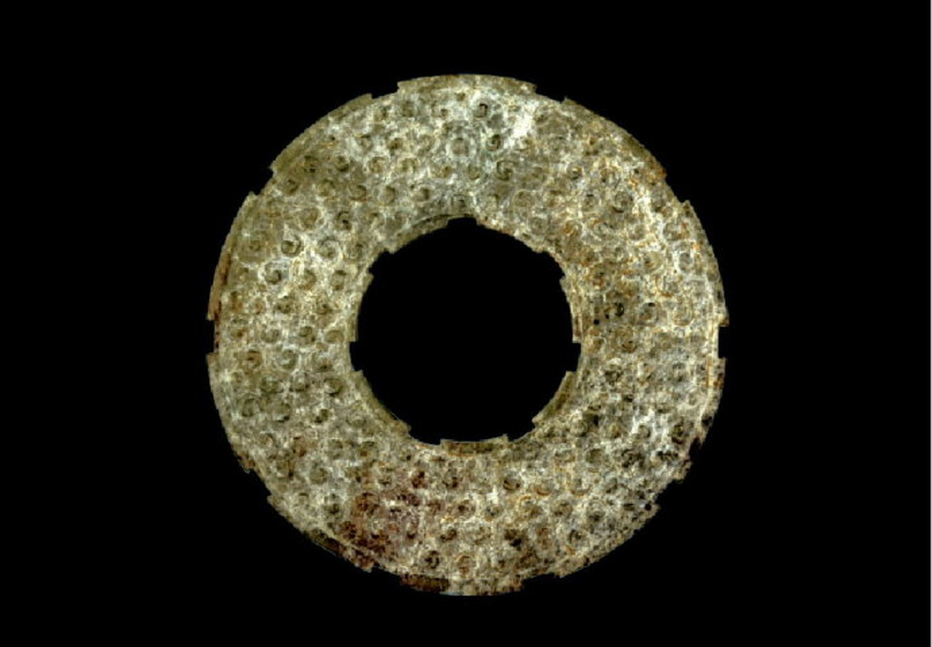 文物# 这是一组各地博物馆收藏的春秋战国时期的古玉.