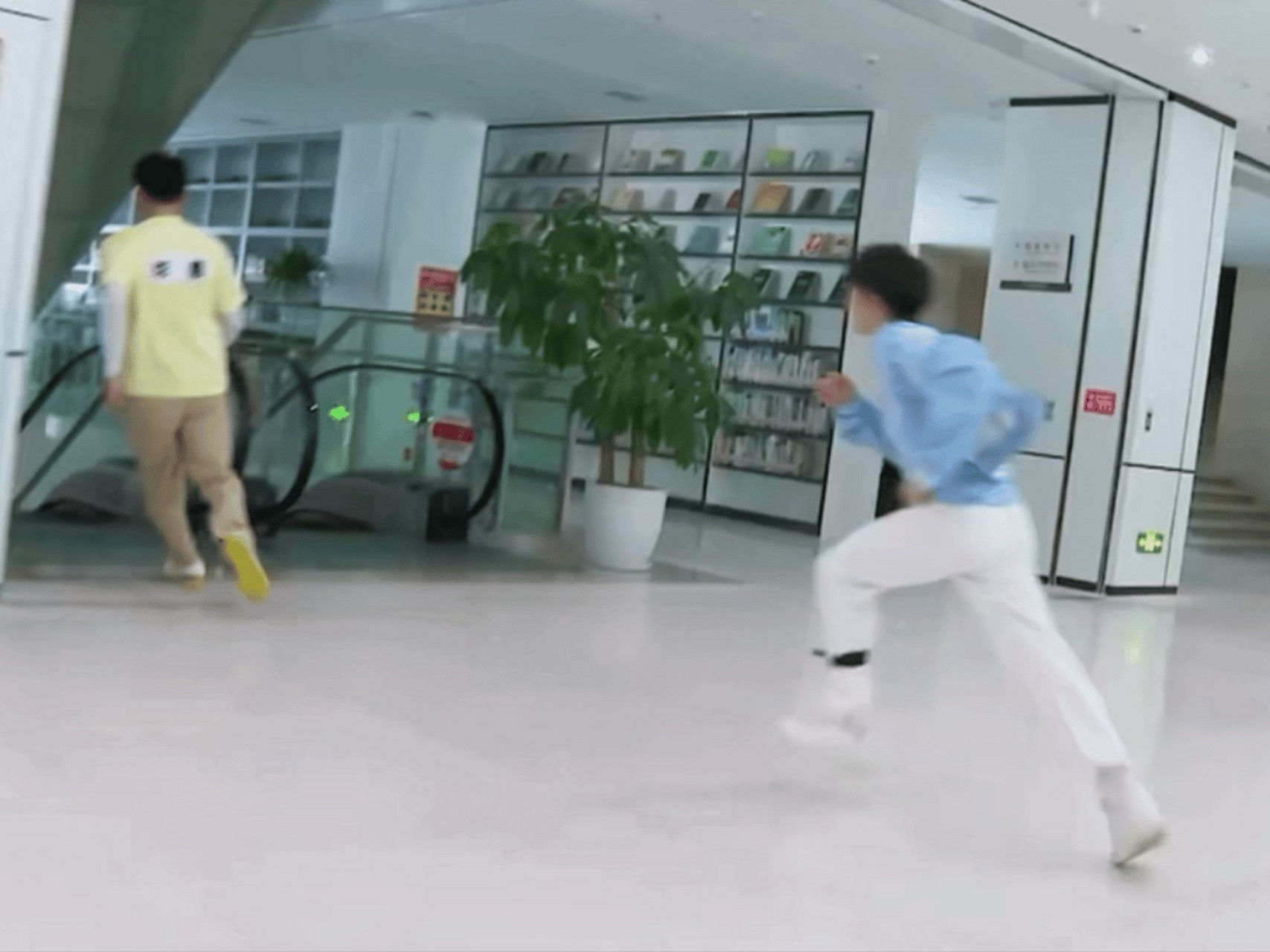 刘宇奔跑吧撕名牌追大黑牛李晨#初生牛犊不怕"牛"