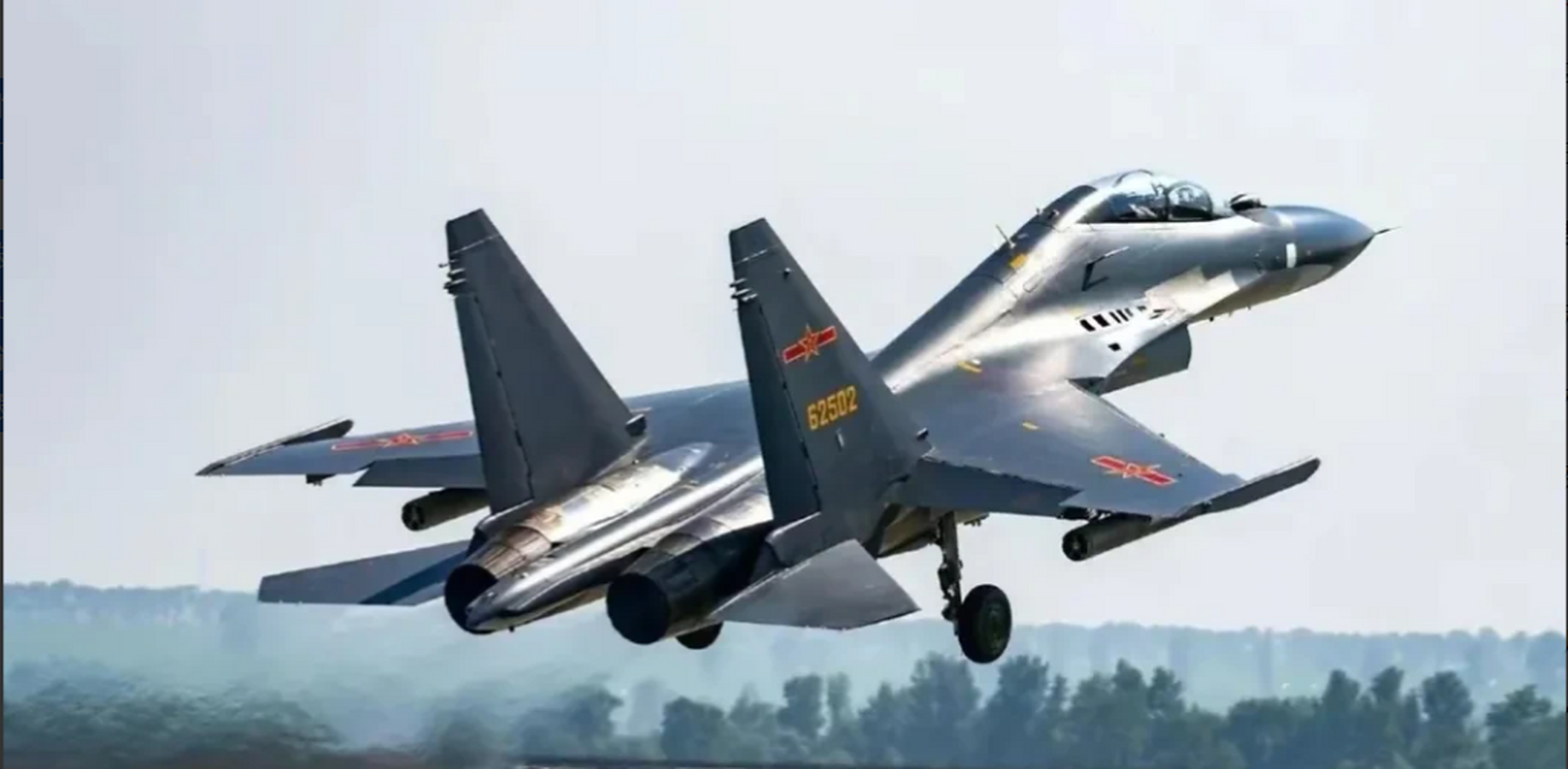 中国的歼16因其载弹量大,称其为"炸弹卡车",另外它也是一款非常优秀的