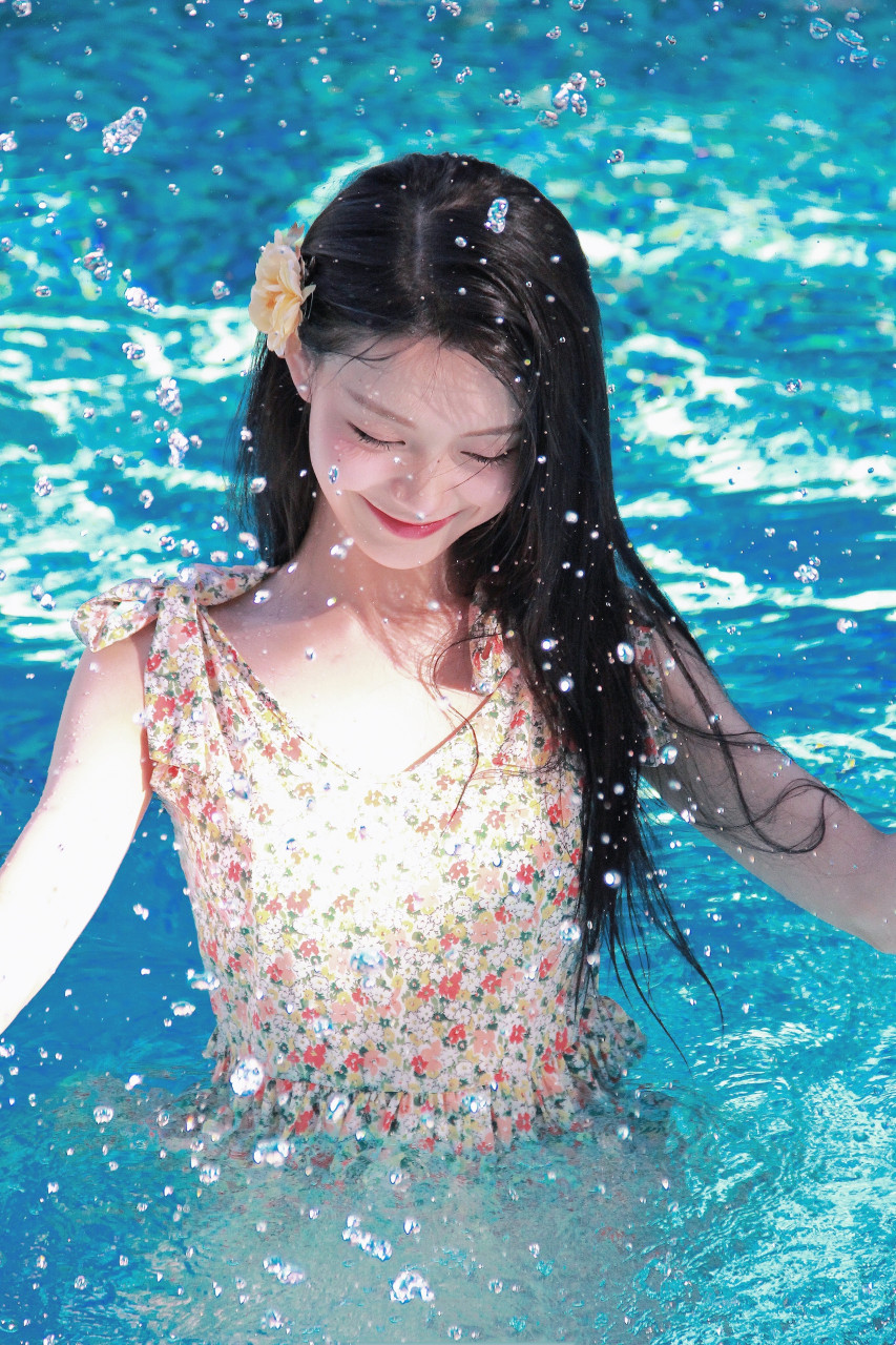 陈佳莹,你不会在偷偷喜欢我吧?#陈佳莹# #明星娱乐# #时尚