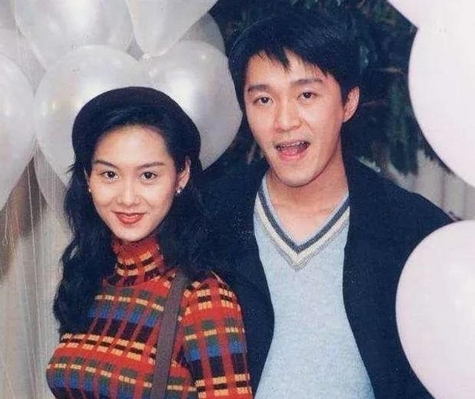 要说朱茵的巅峰颜值,肯定要追溯到1994年参演刘镇伟导演的《大话西游