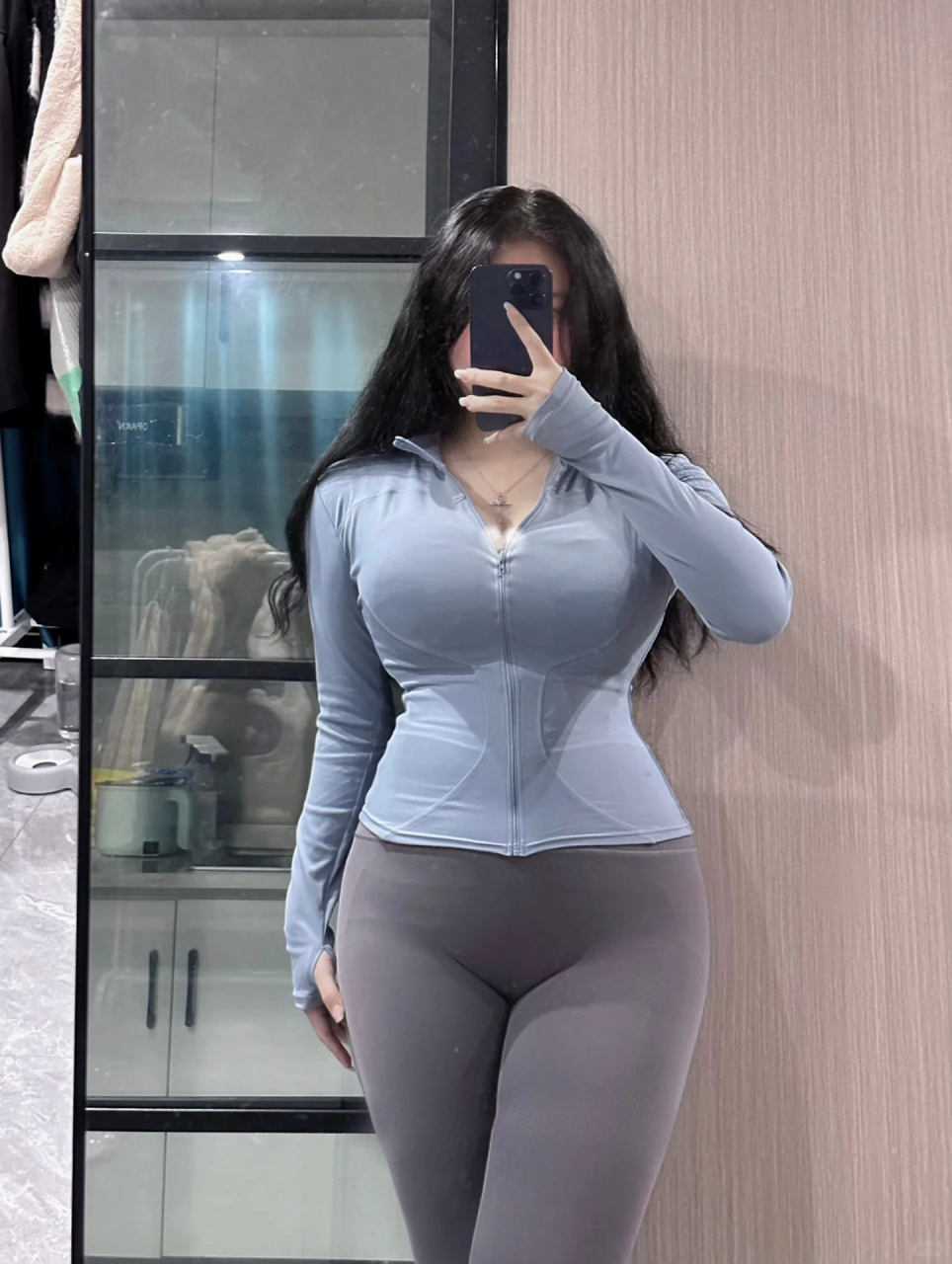 微胖美女健身穿搭分享: #健身#  包臀裙,健身服,超短裙,无论如何穿搭