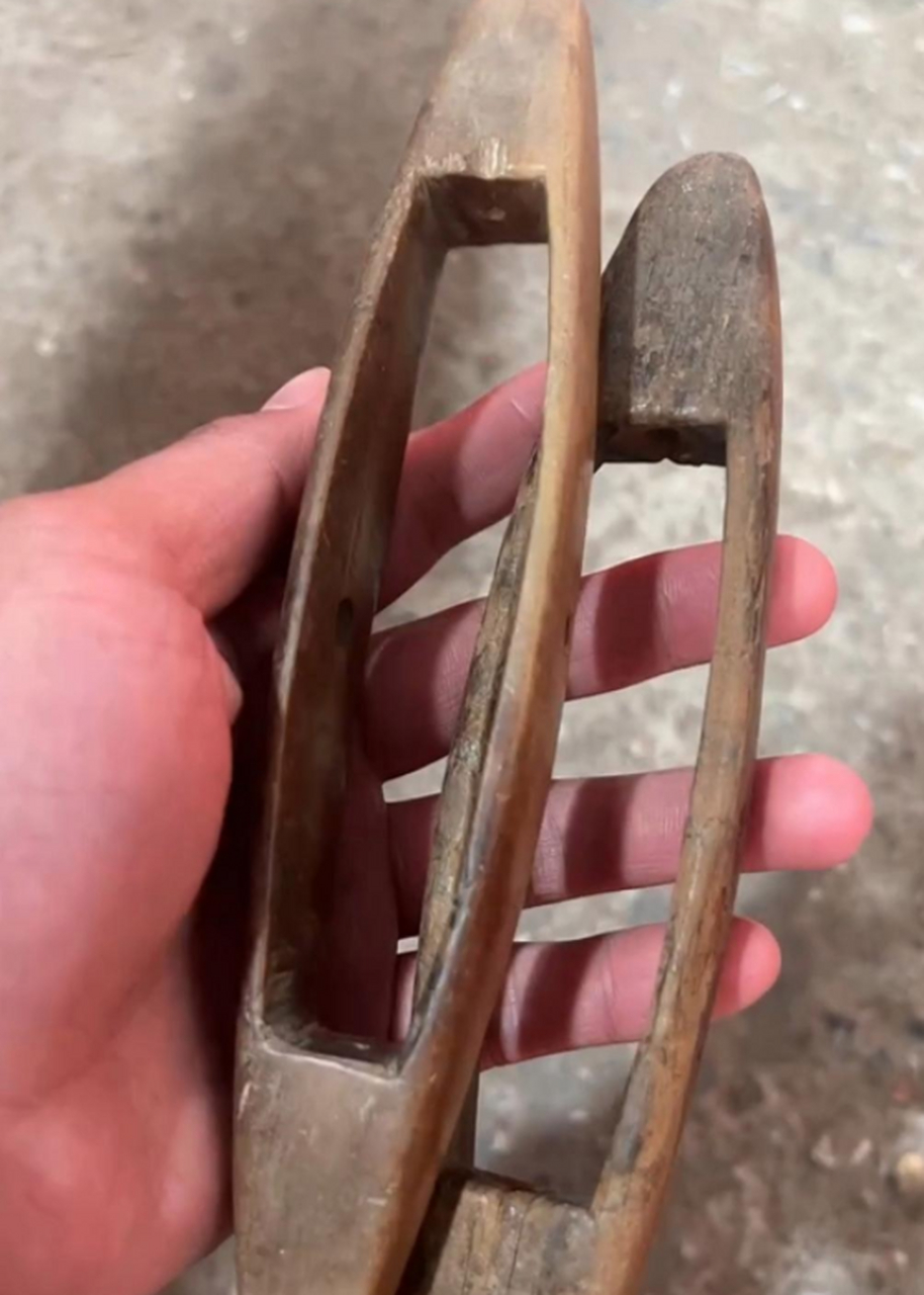 我奶奶以前用过的老物件,你能猜到这是干什么用的吗?