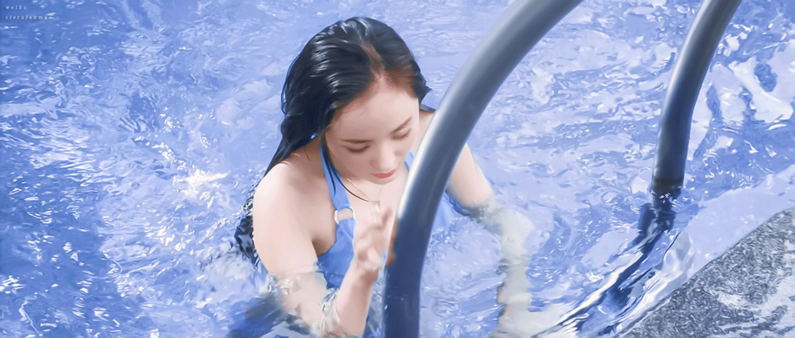 杨幂 怎么看都是享受[鲜花]