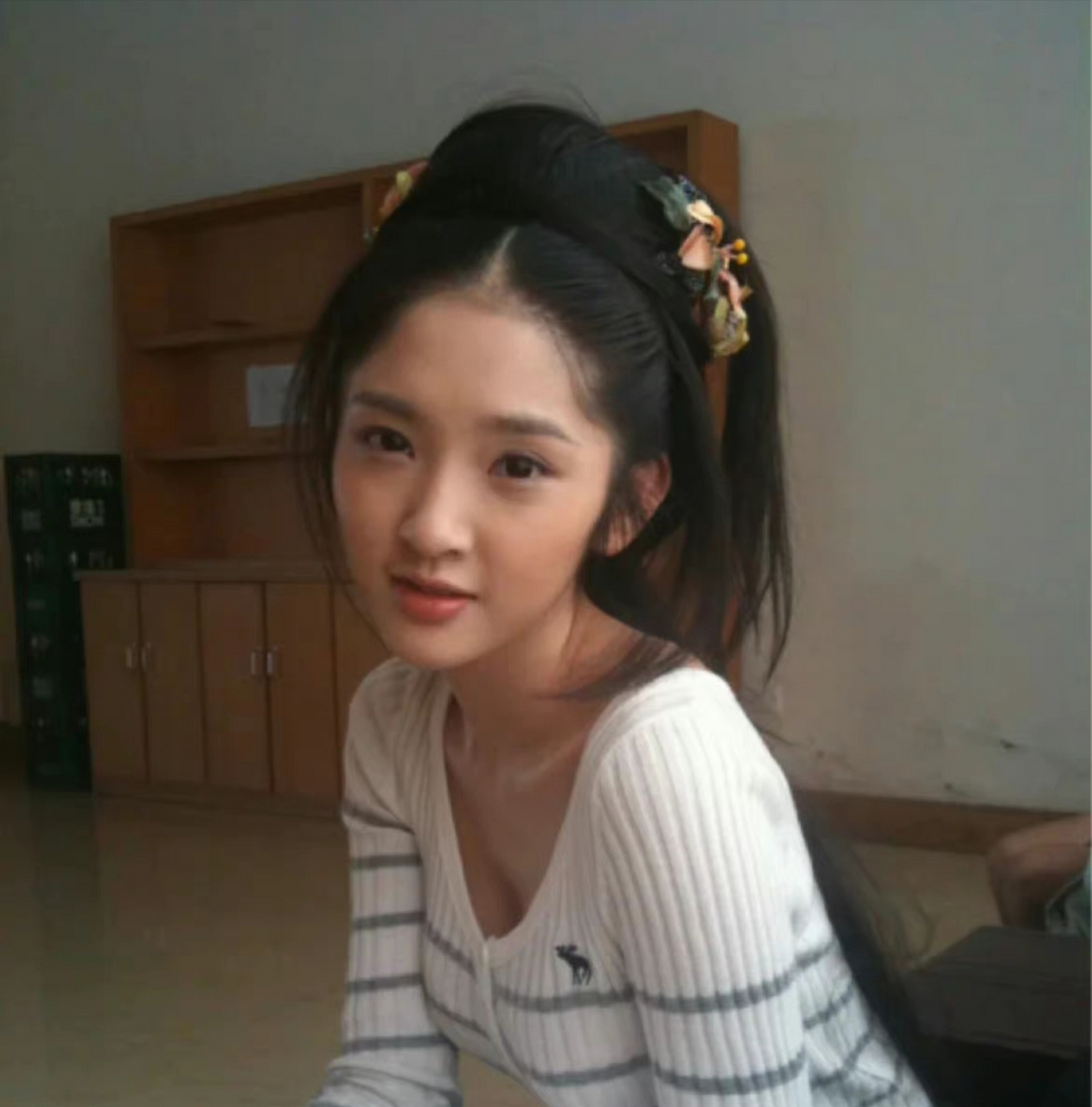 唐艺昕饰演祺贵人时期生活旧照,颜值真的好棒